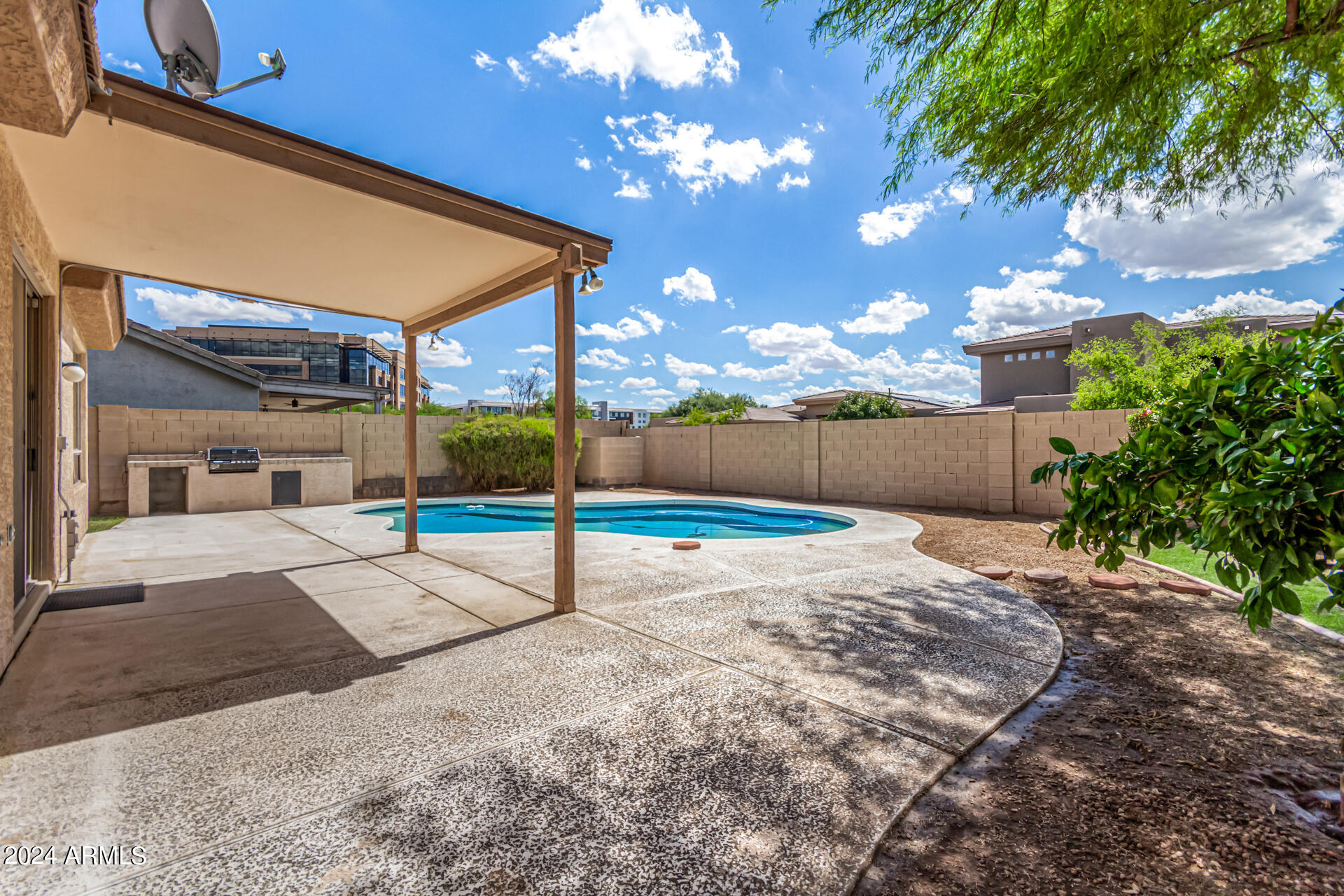 6925 E PARADISE Lane