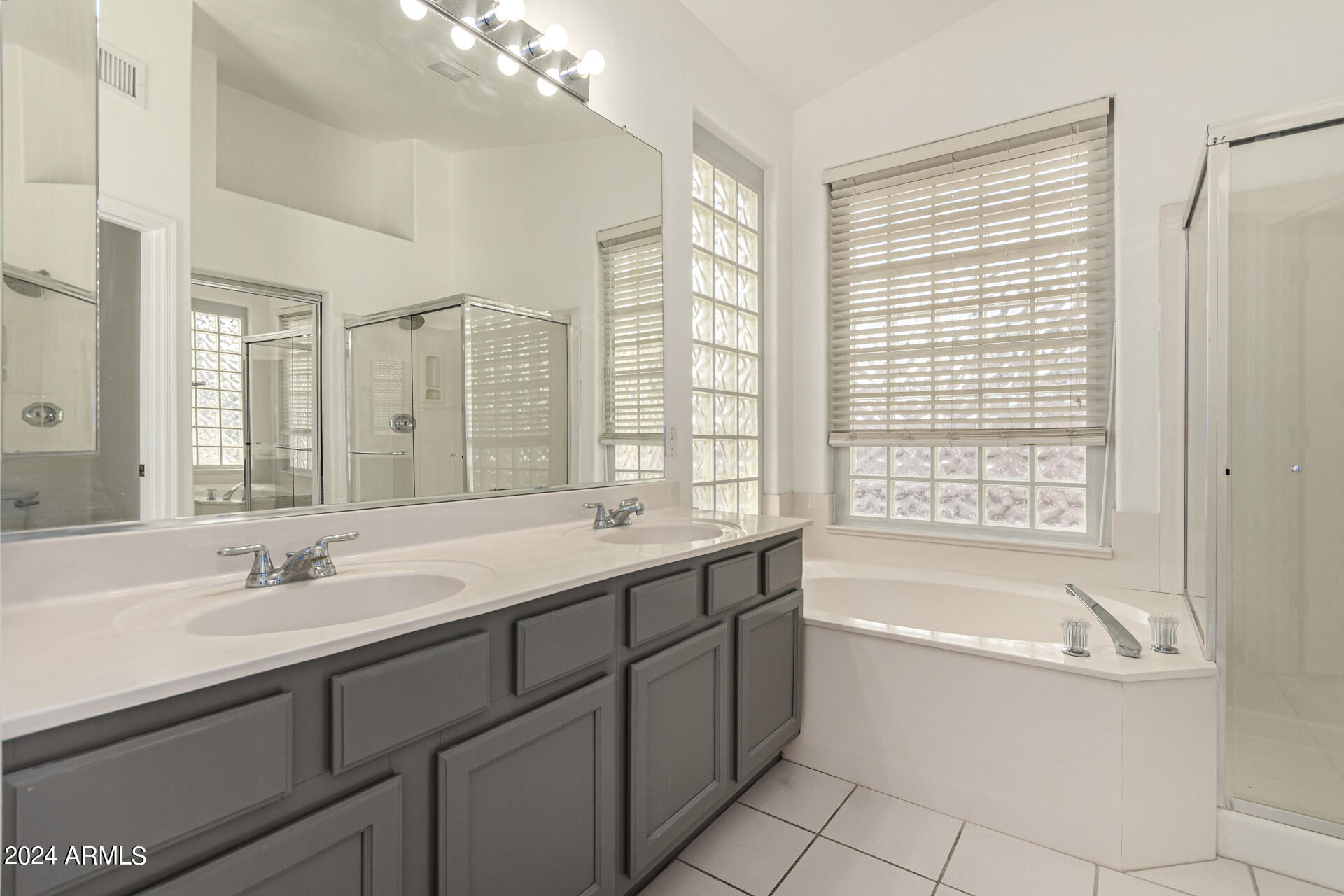 6925 E PARADISE Lane