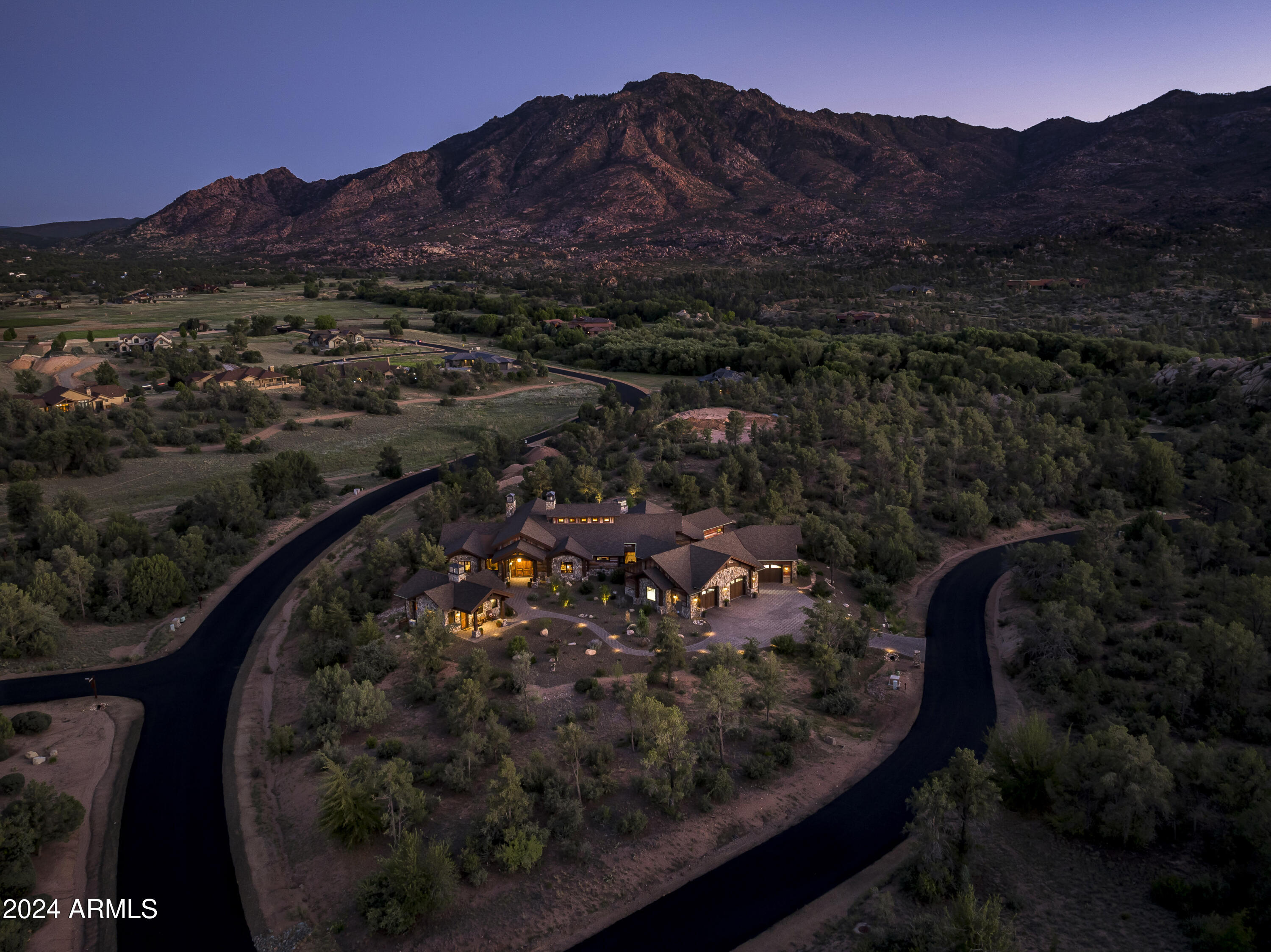 4535 W Distant View Trail