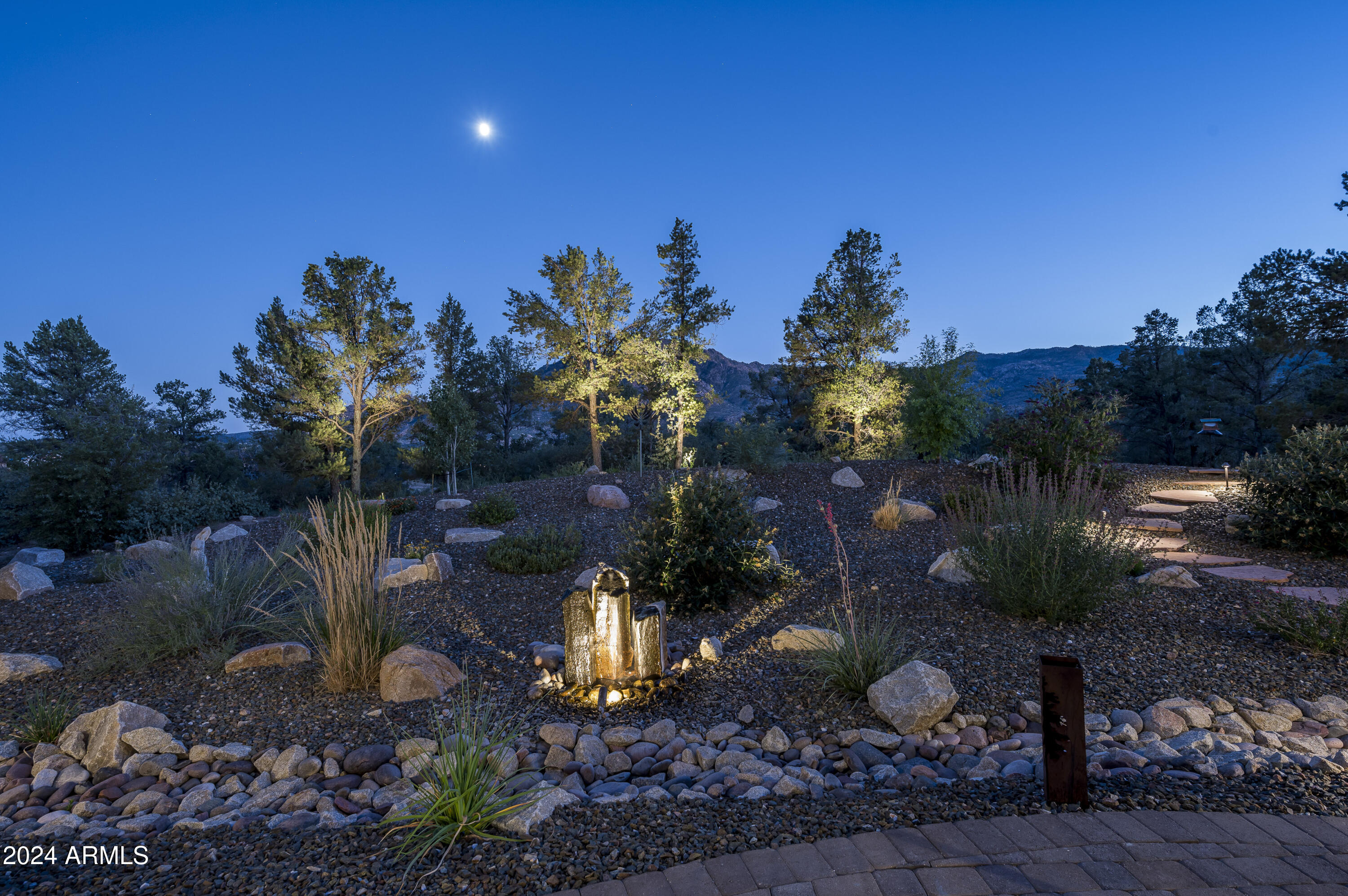 4535 W Distant View Trail