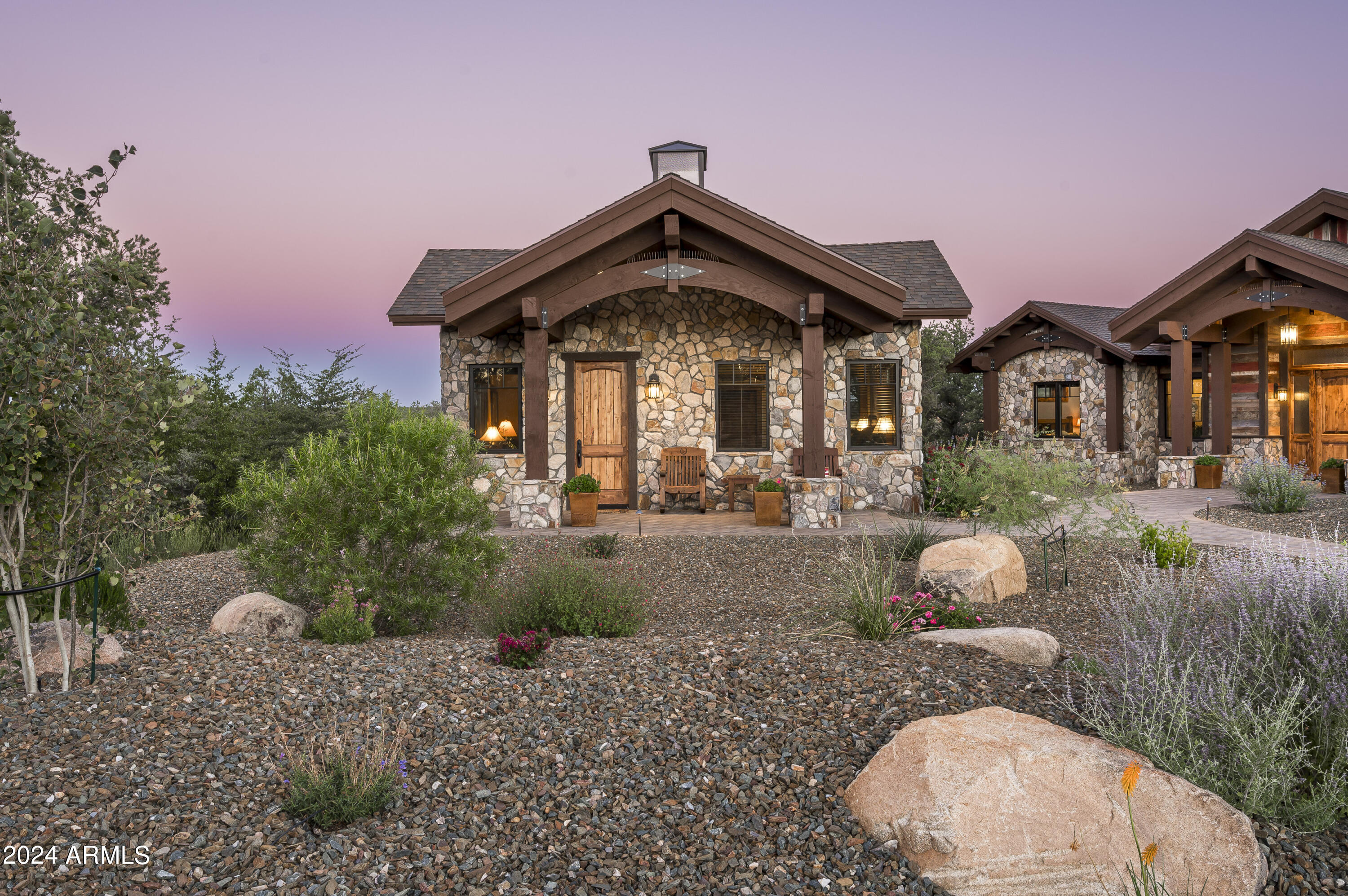 4535 W Distant View Trail