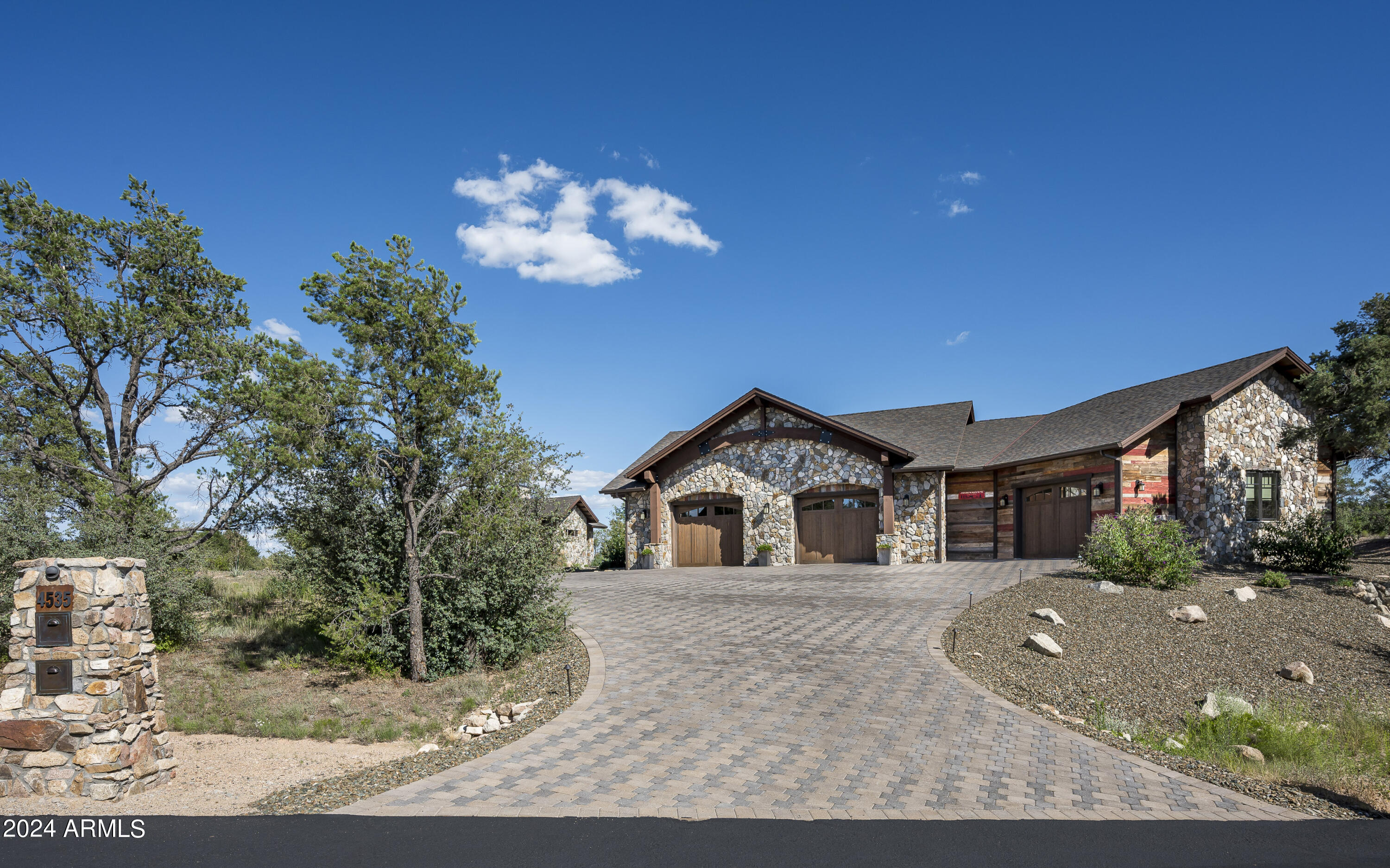 4535 W Distant View Trail