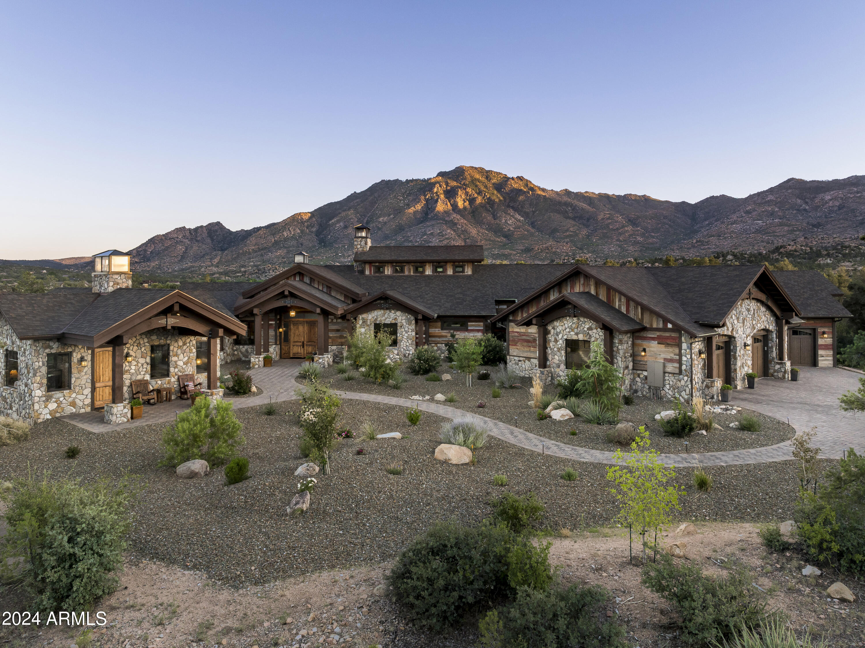 4535 W Distant View Trail