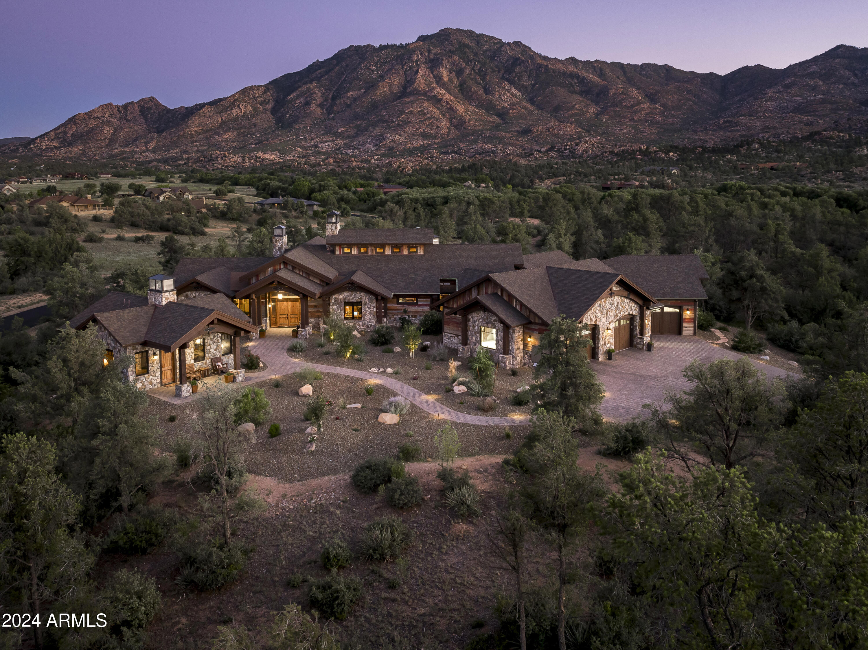 4535 W Distant View Trail