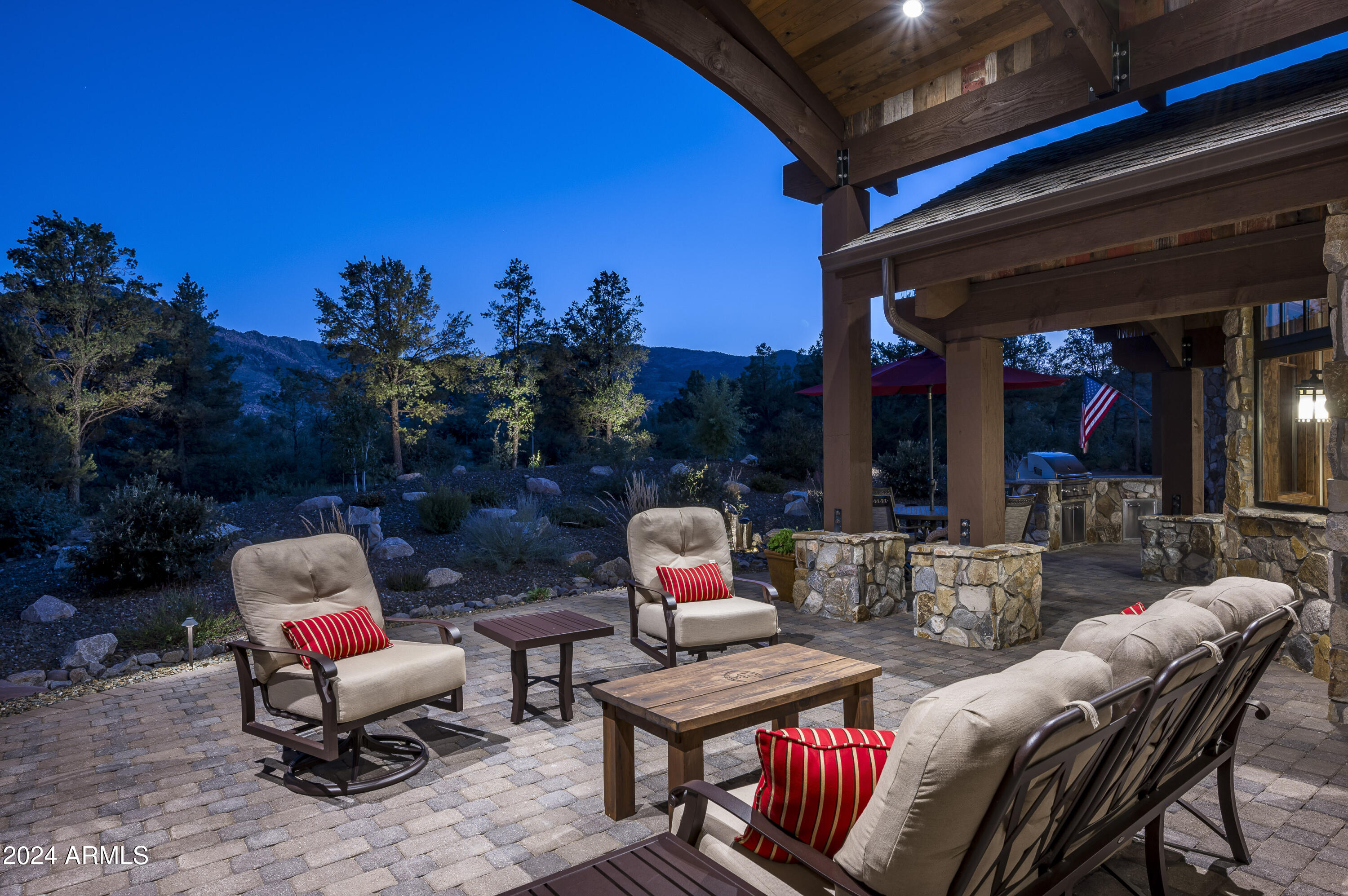 4535 W Distant View Trail