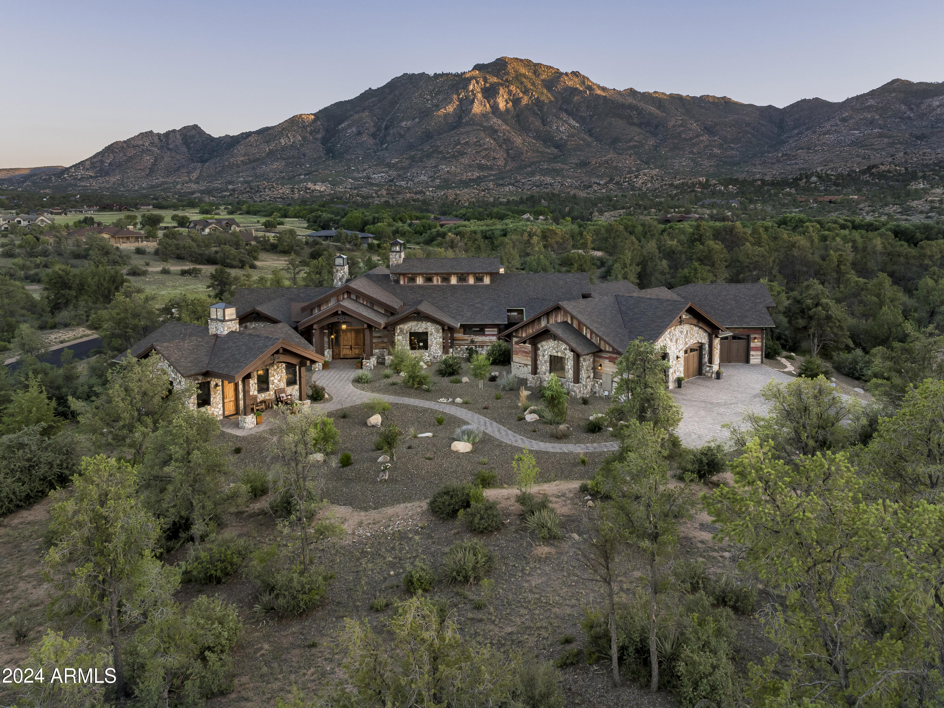 4535 W Distant View Trail