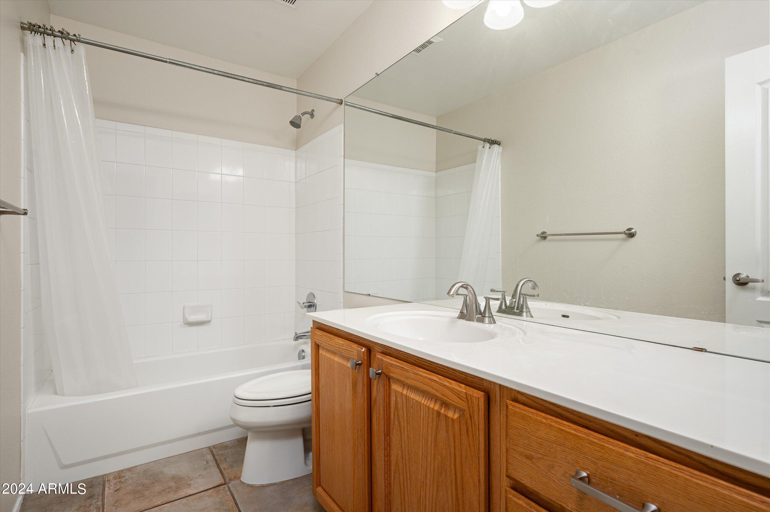 5321 W Linda Lane