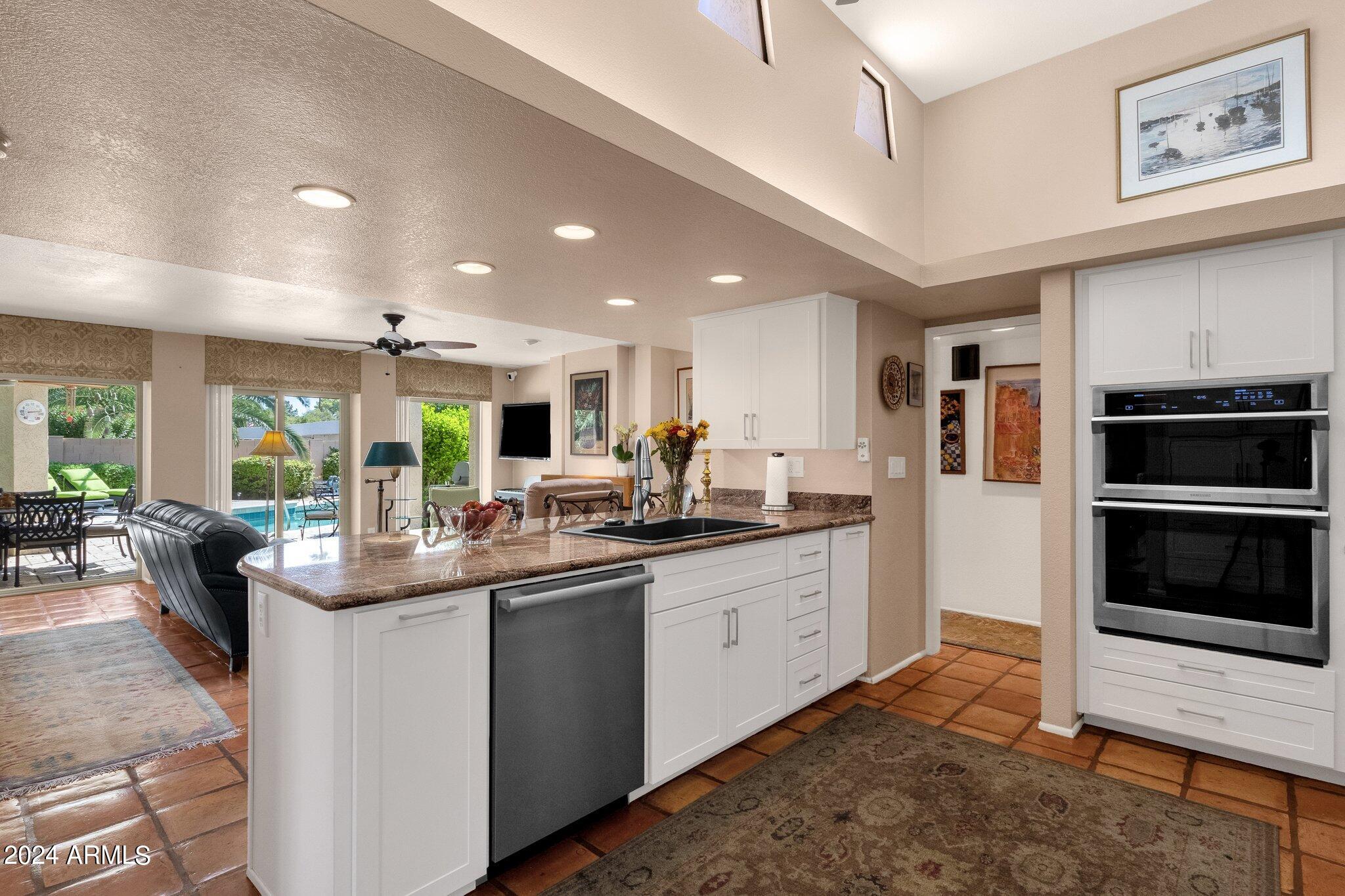 9441 N 80TH Place