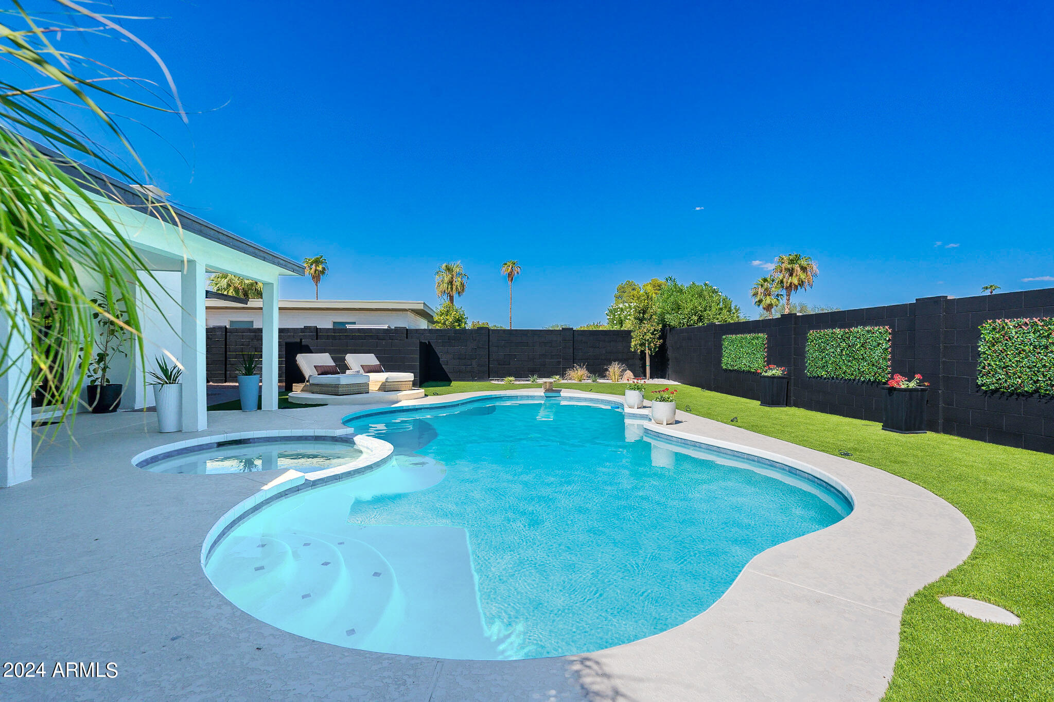 2909 N 81ST Place
