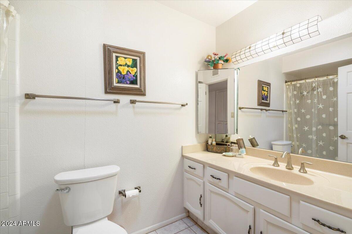 7553 E WOODSHIRE Cove