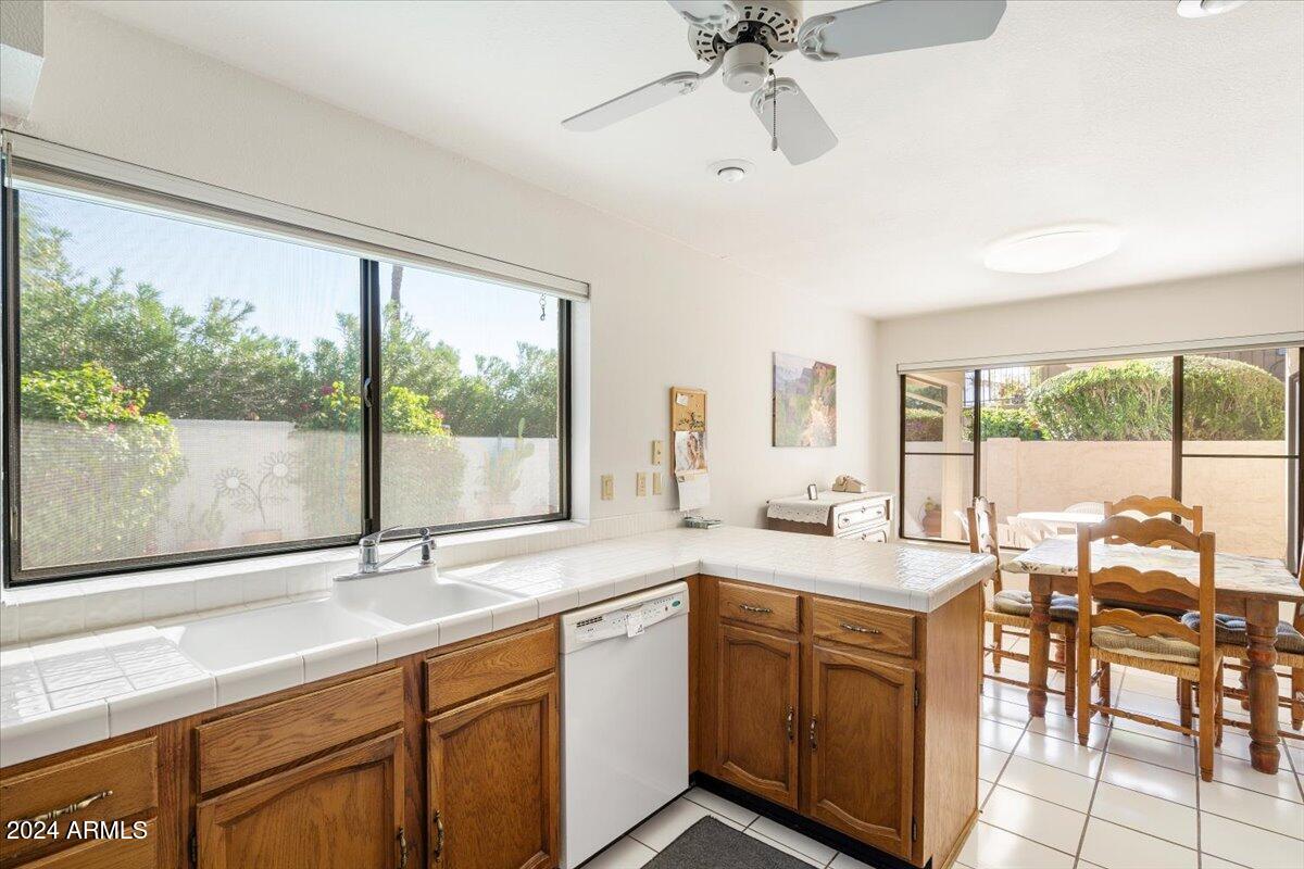 7553 E WOODSHIRE Cove