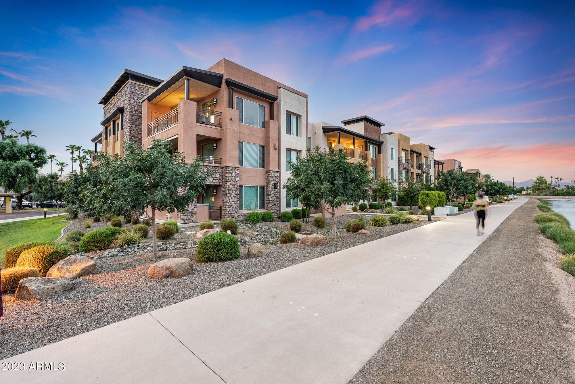 4803 N WOODMERE FAIRWAY -- # 1011