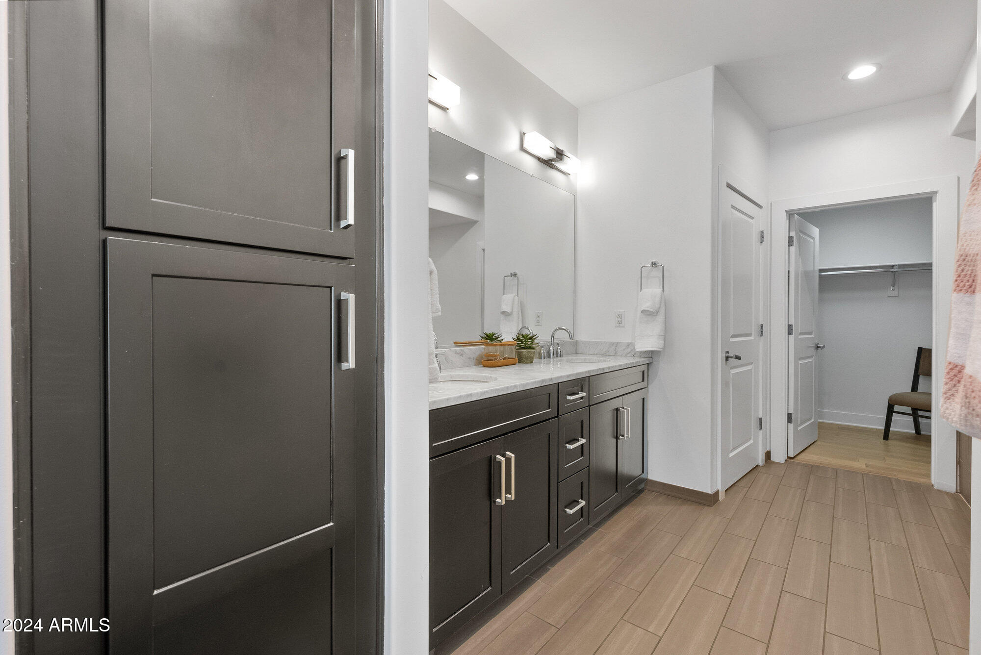 4803 N WOODMERE FAIRWAY -- # 1011