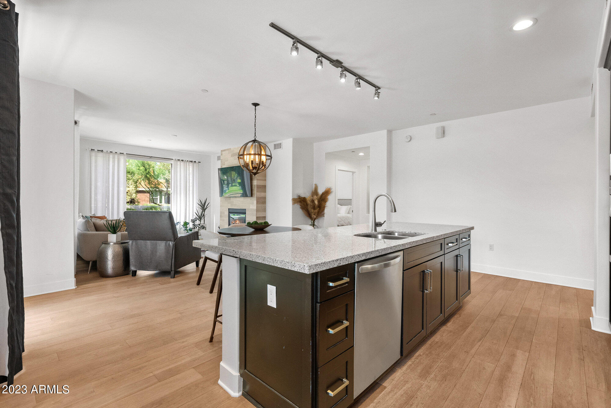 4803 N WOODMERE FAIRWAY -- # 1011