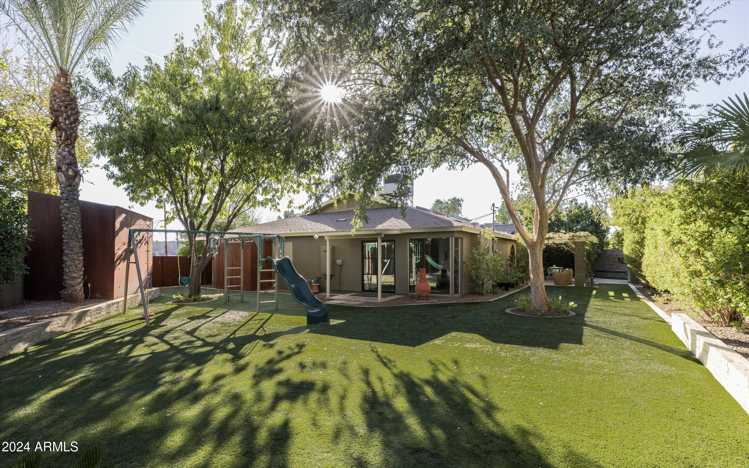1036 E SAN MIGUEL Avenue