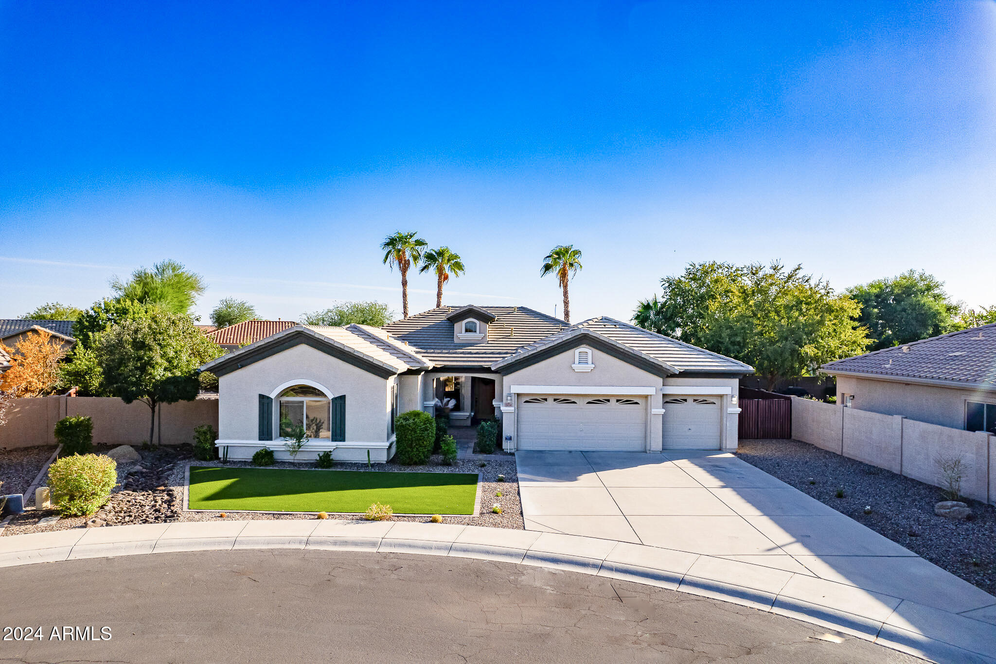 2615 E COLONIAL Court