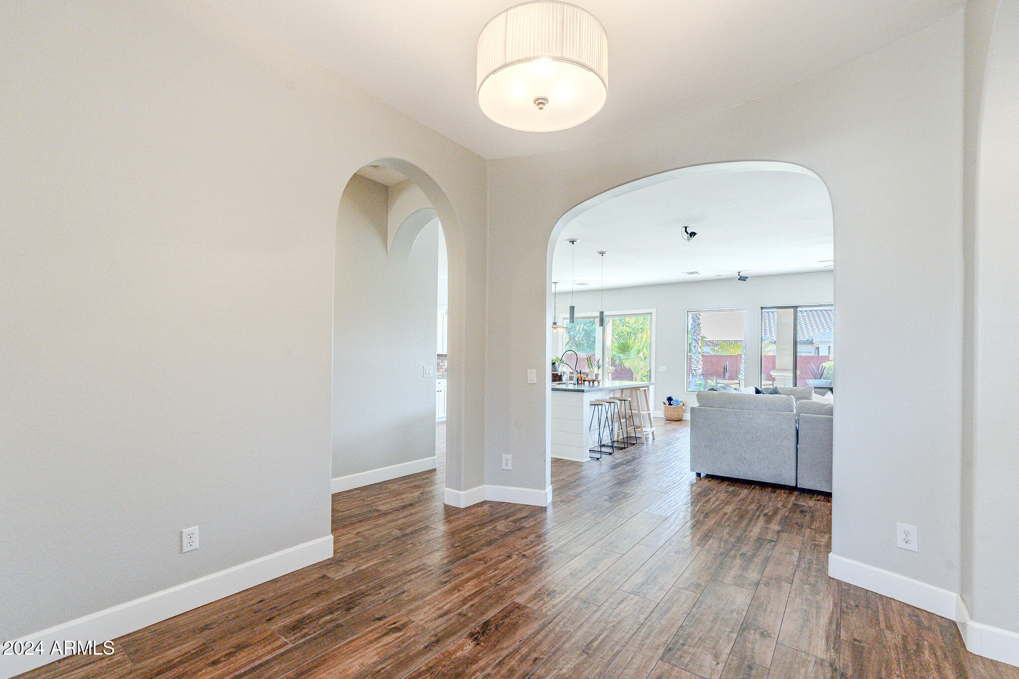 2615 E COLONIAL Court