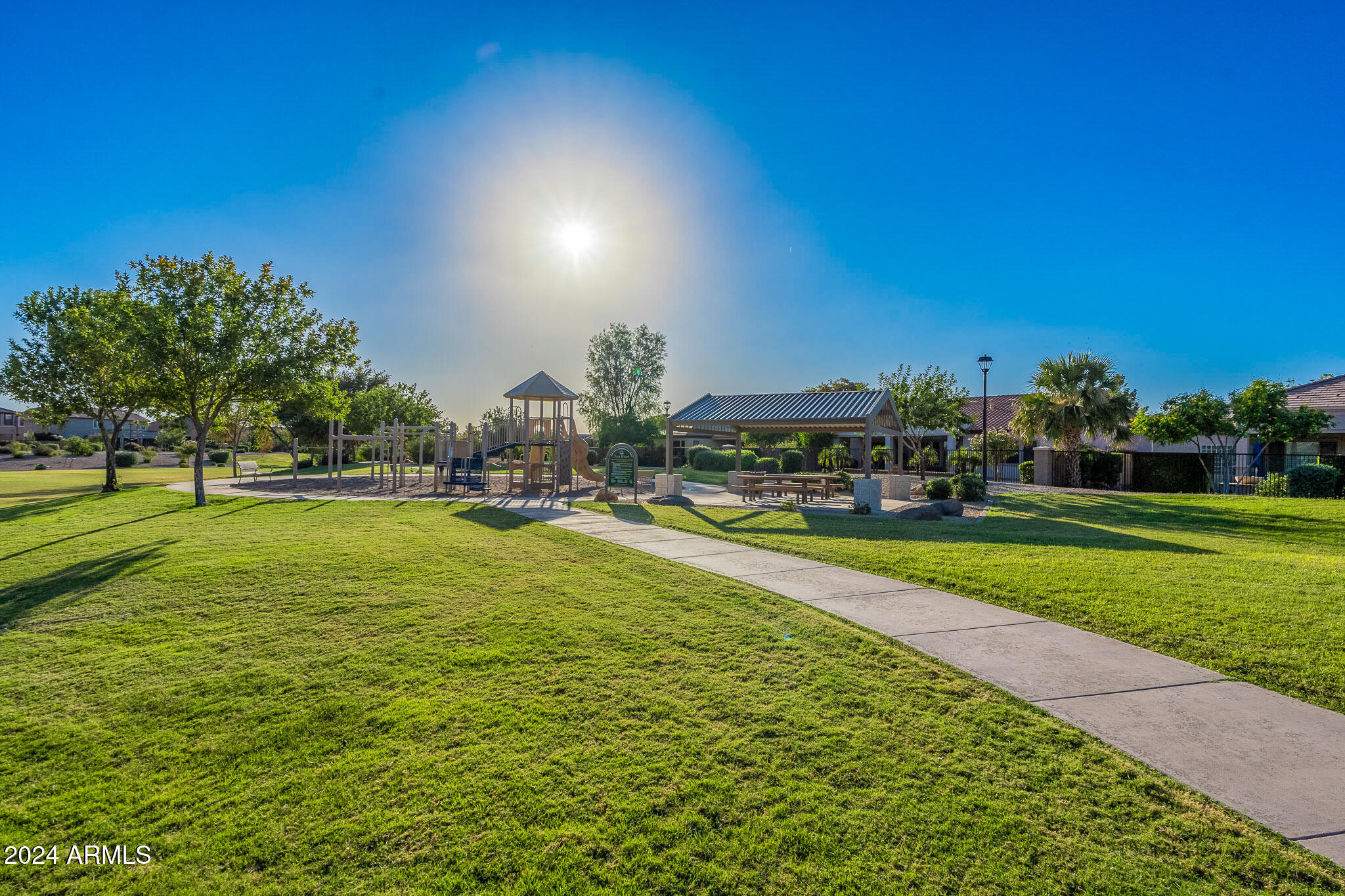 2615 E COLONIAL Court