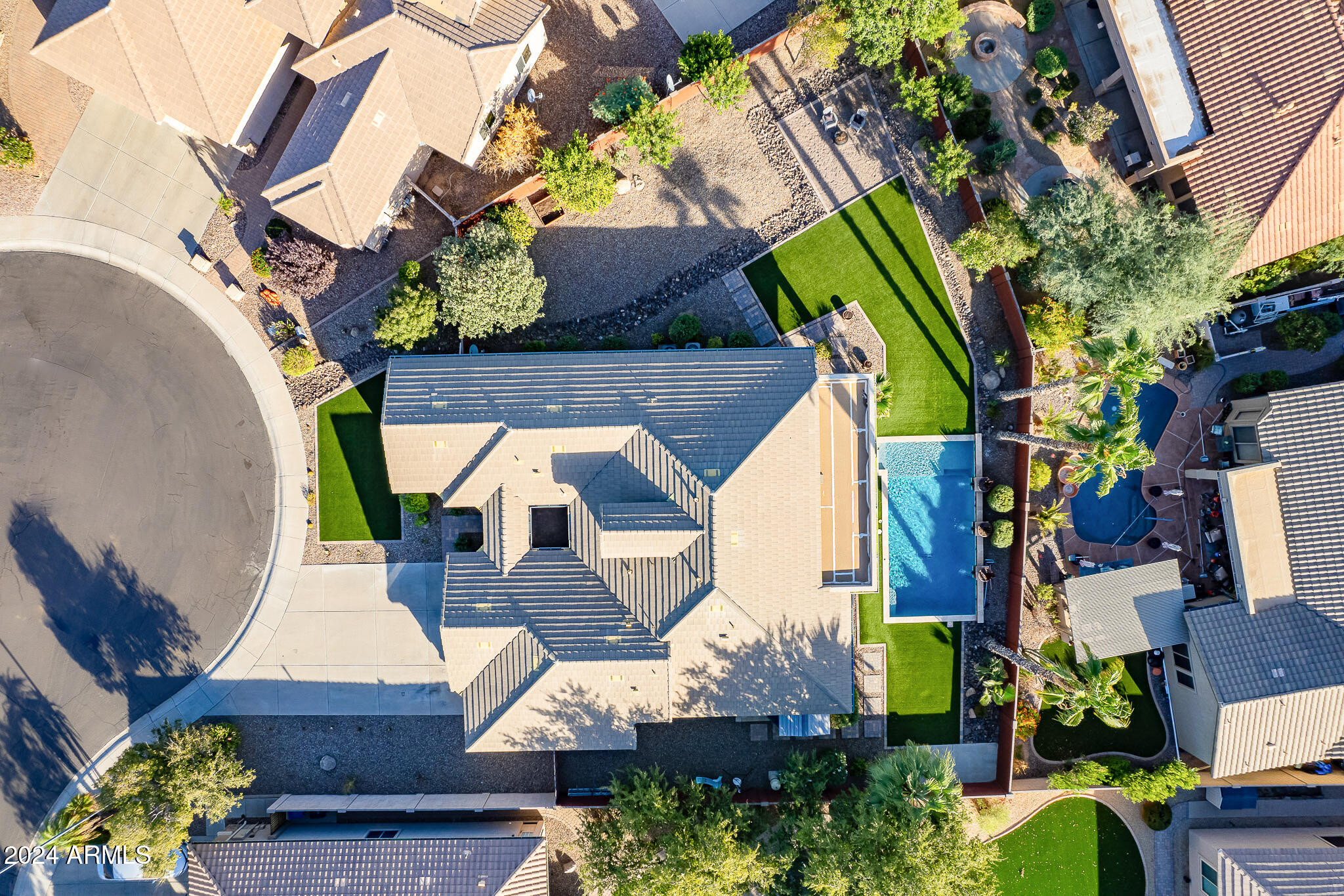 2615 E COLONIAL Court