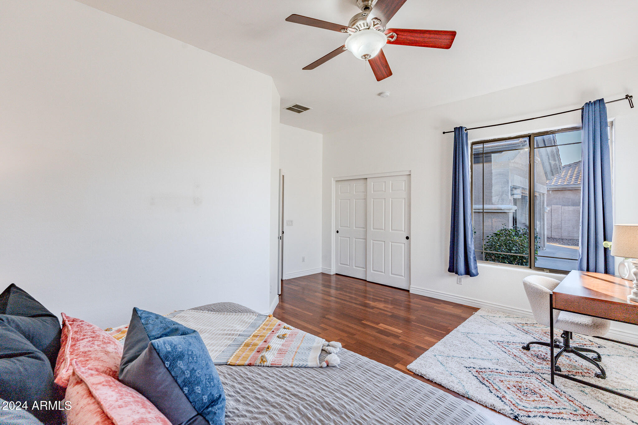 2615 E COLONIAL Court