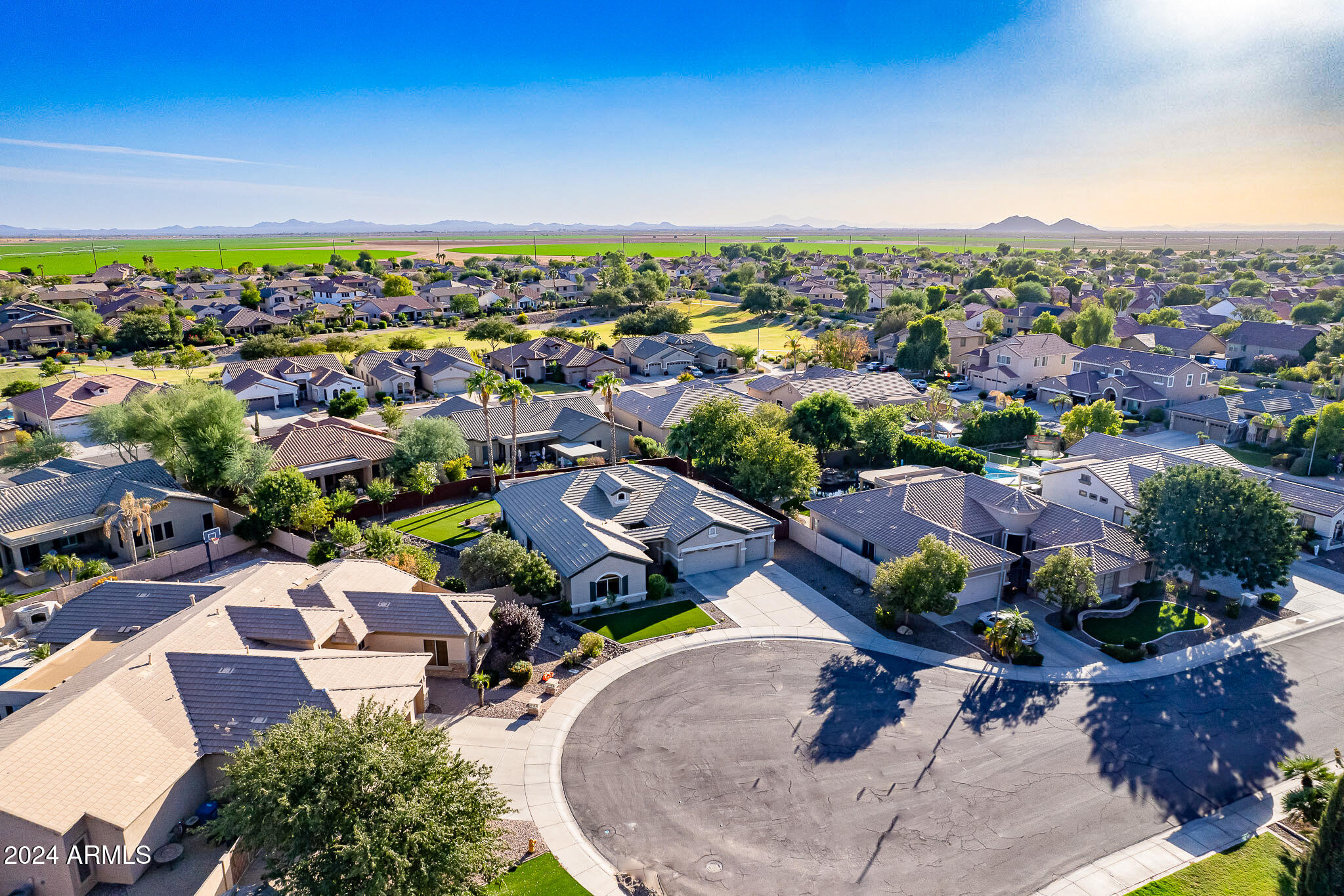 2615 E COLONIAL Court