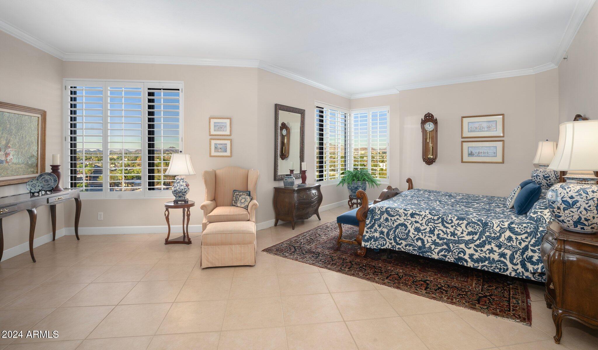 1040 E OSBORN Road # 602