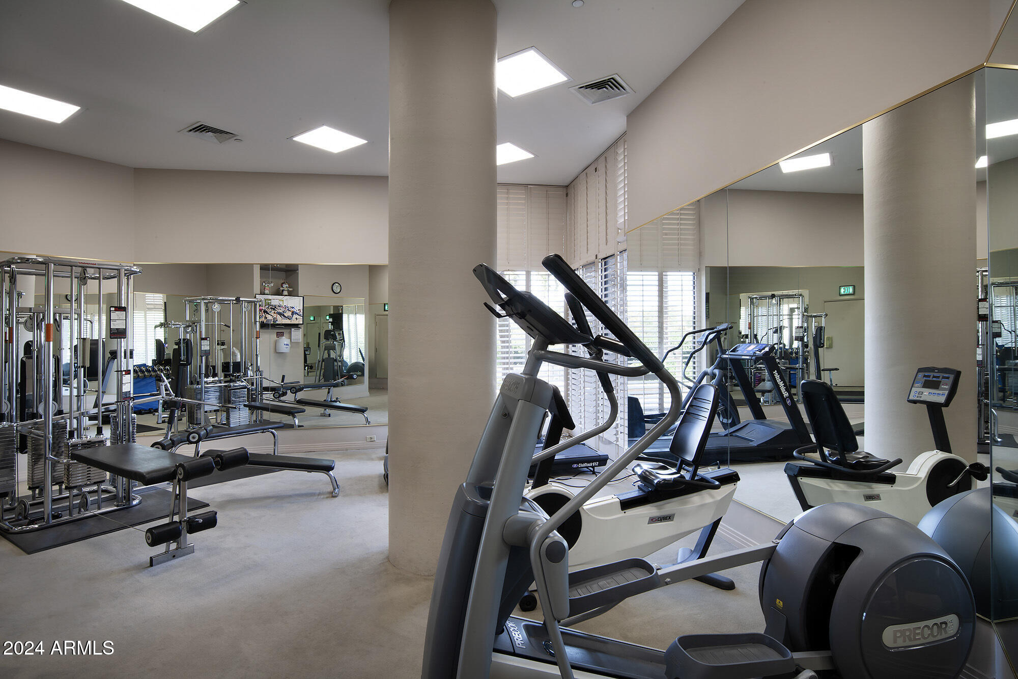 1040 E OSBORN Road # 602