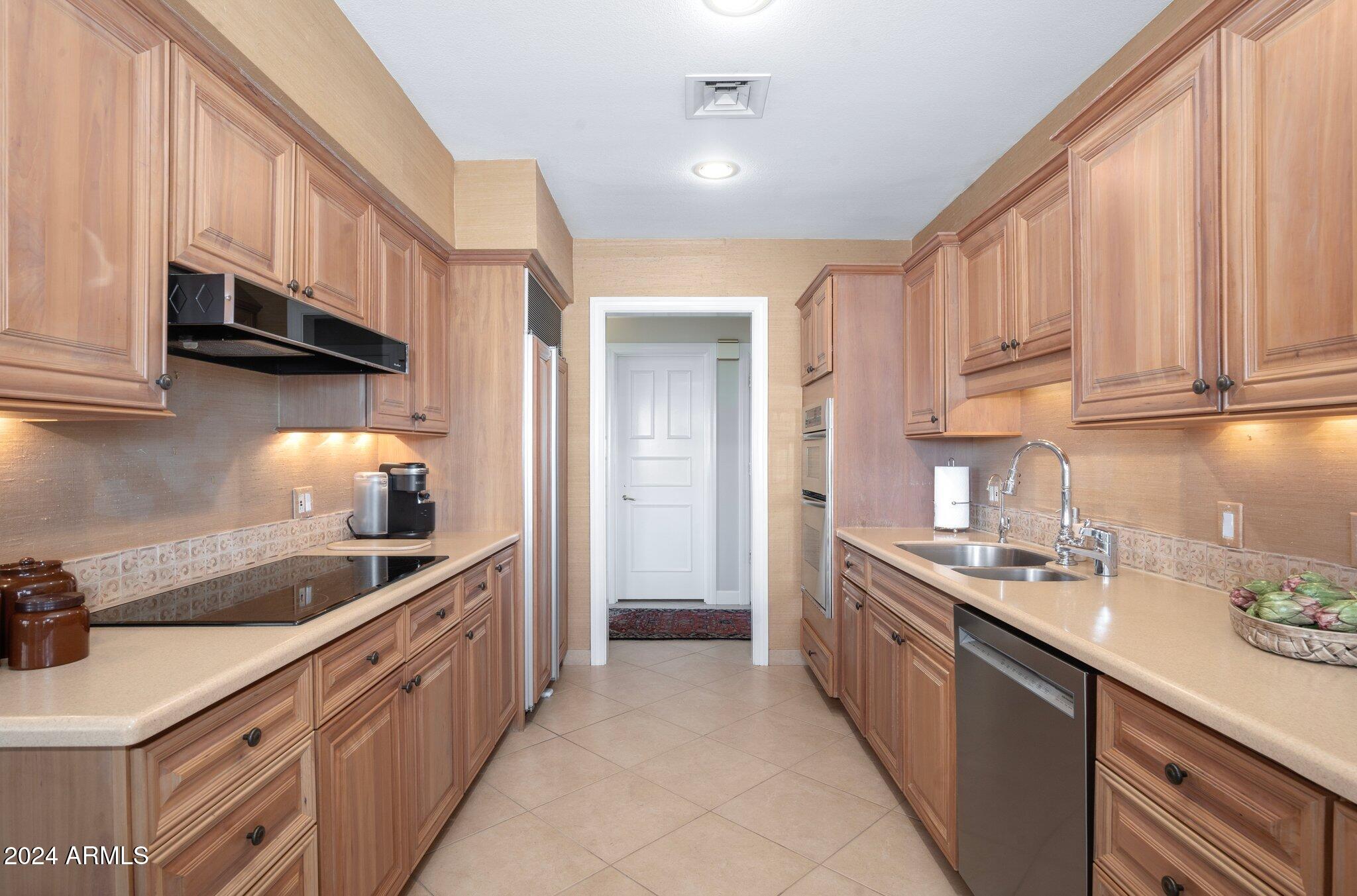 1040 E OSBORN Road # 602