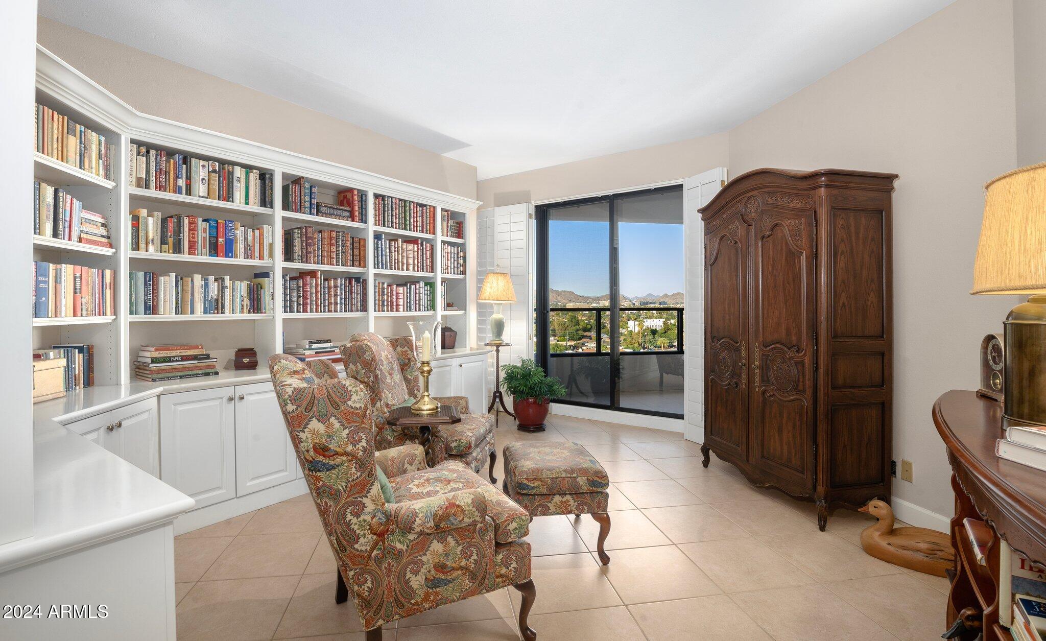 1040 E OSBORN Road # 602