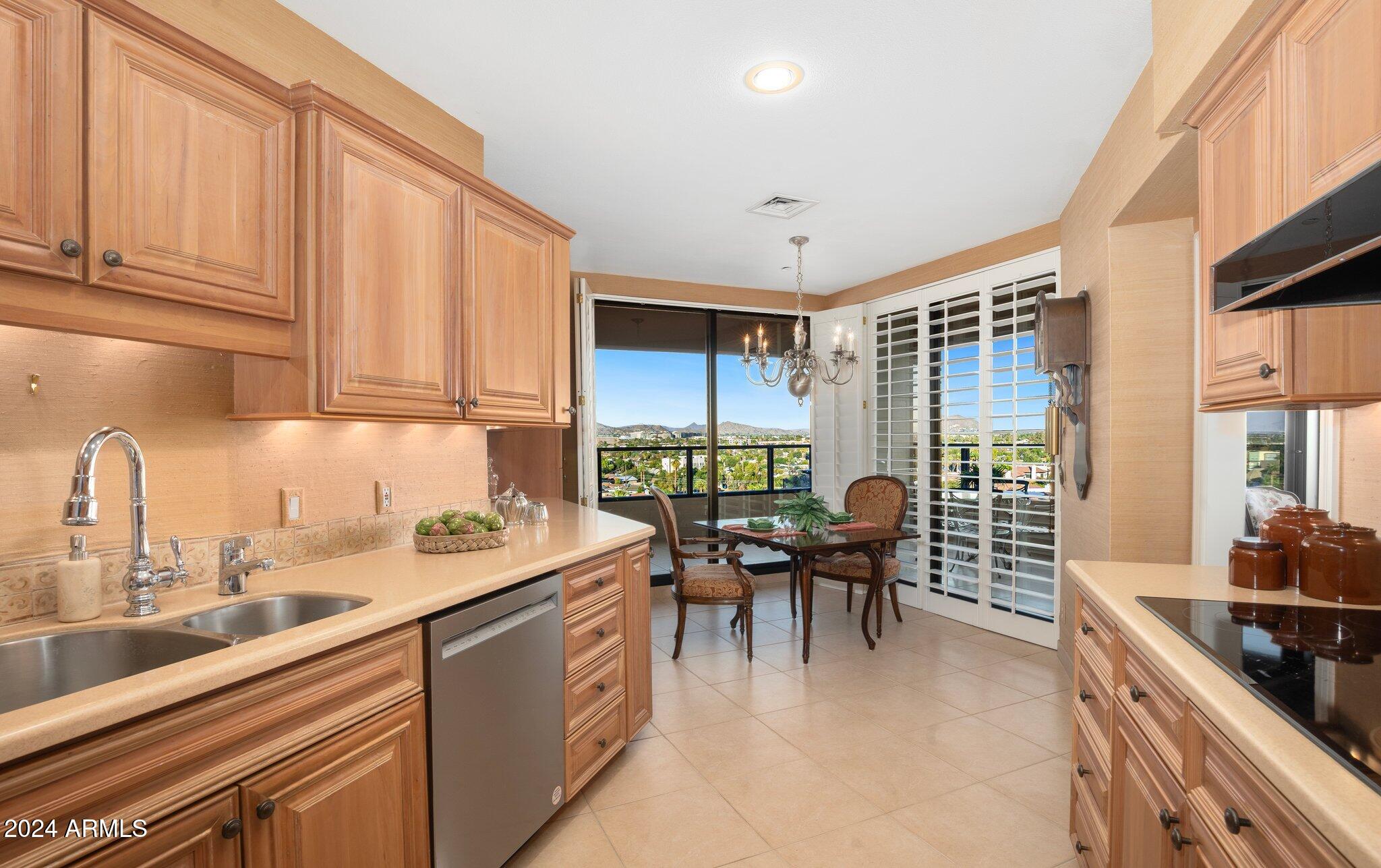 1040 E OSBORN Road # 602