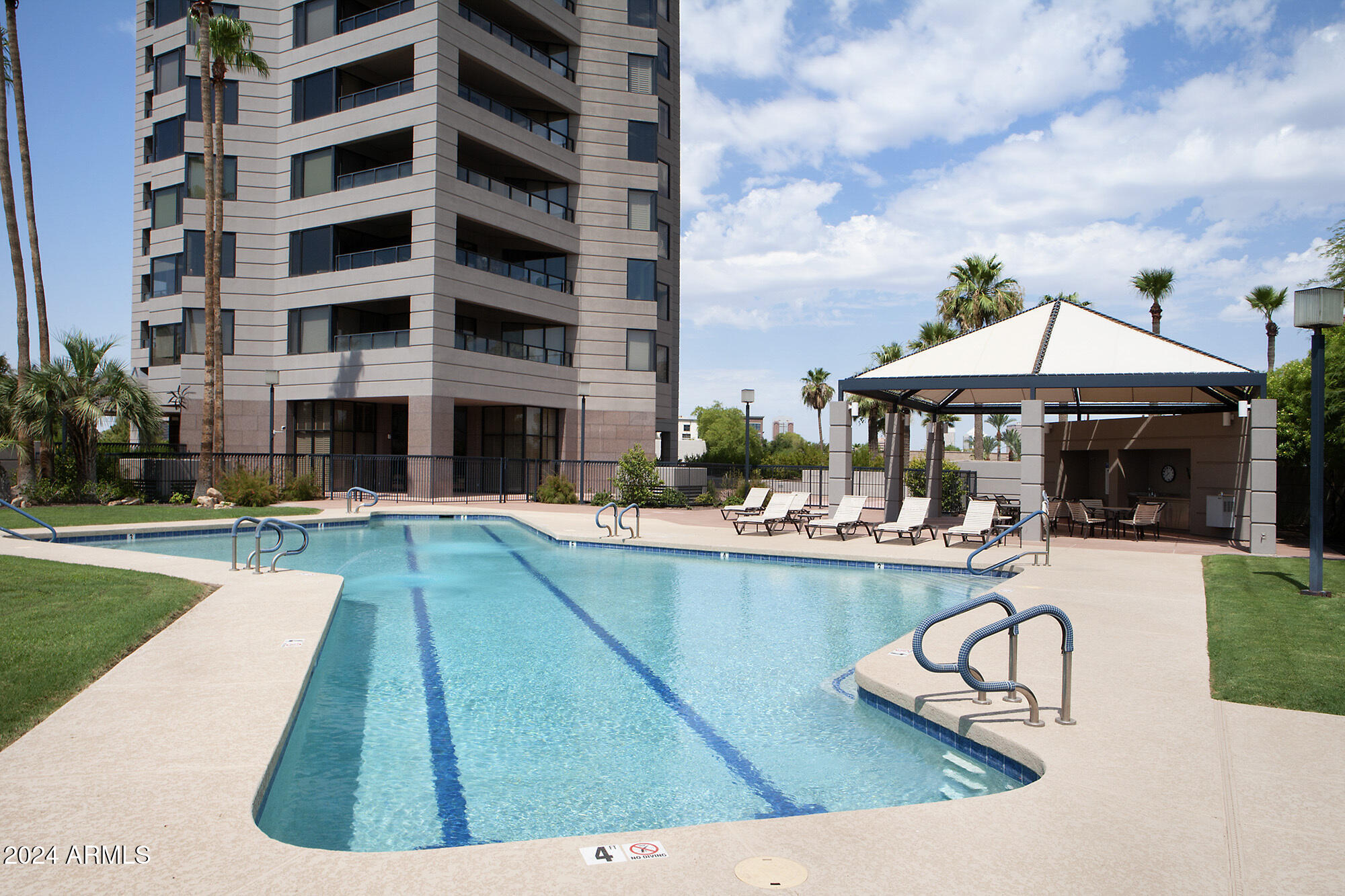 1040 E OSBORN Road # 602