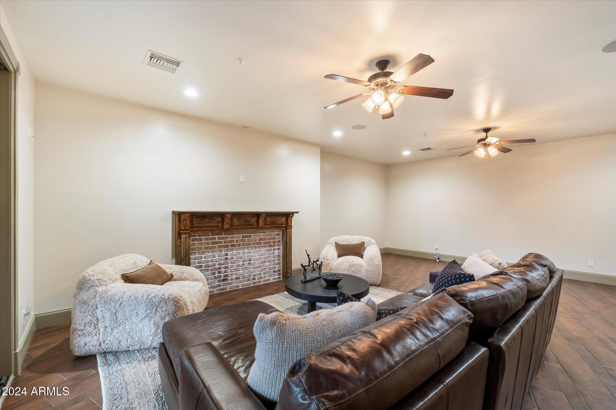 4256 N Desert Oasis Circle