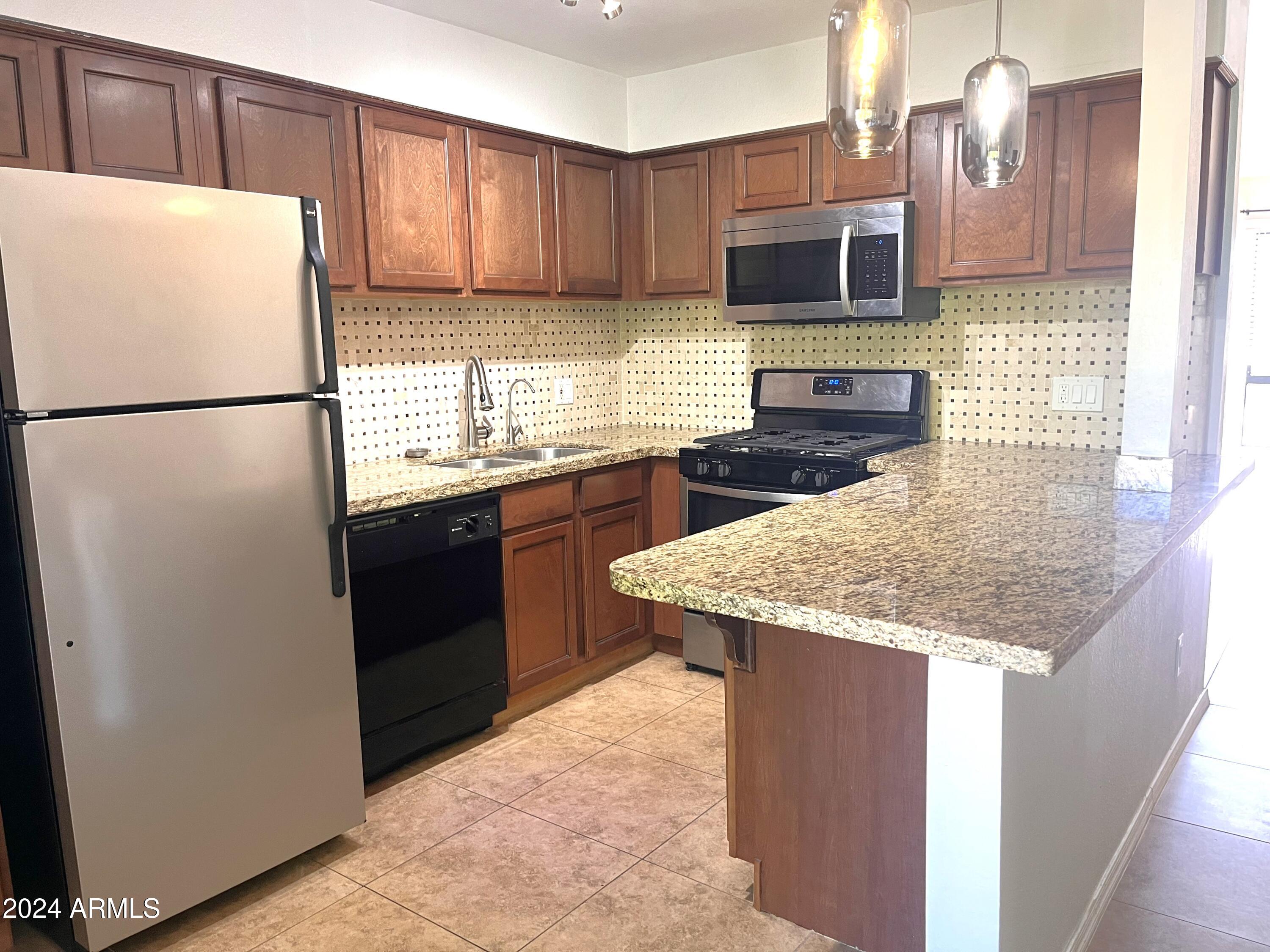4950 N MILLER Road # 223