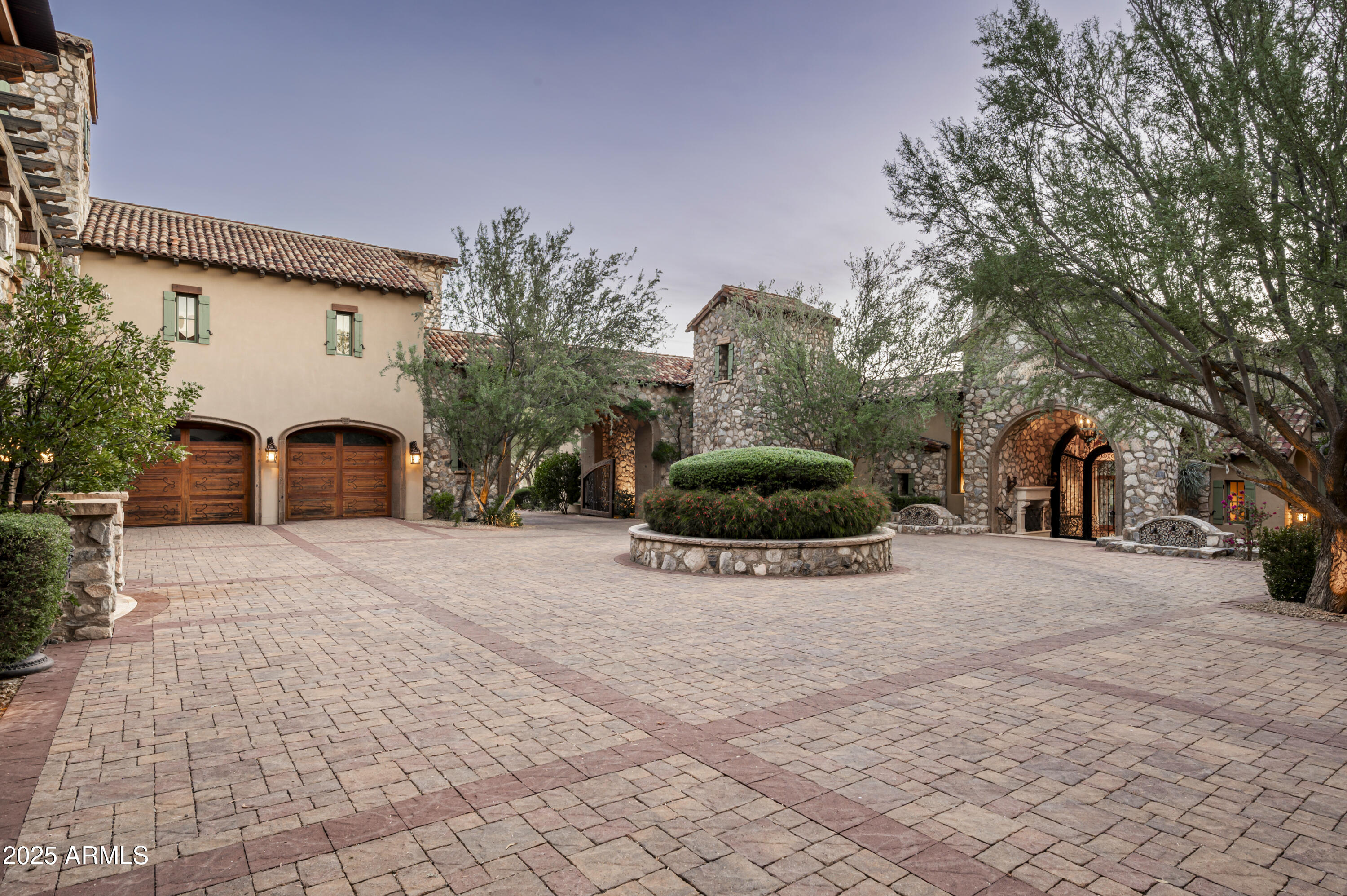 11068 E CANYON CROSS Way