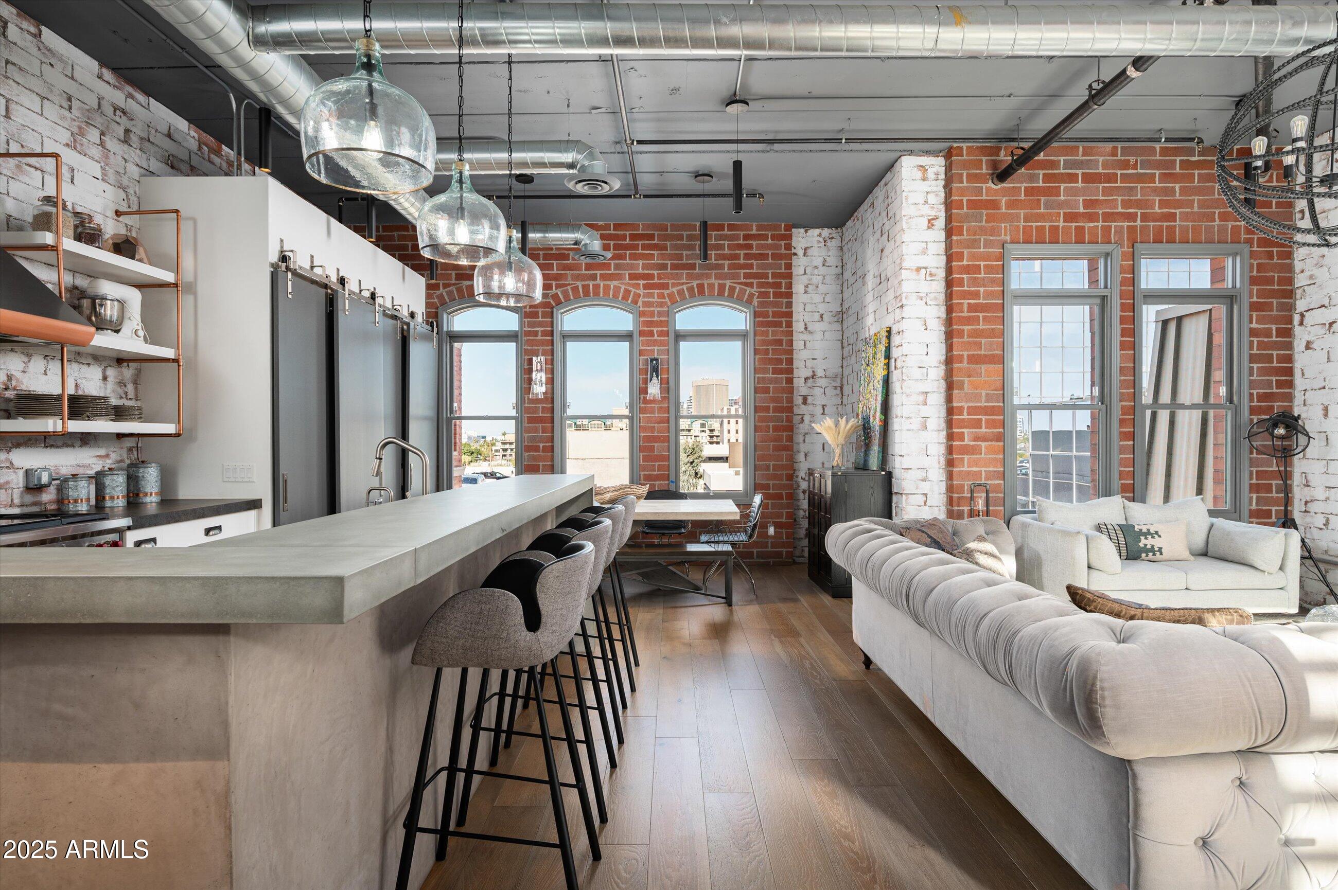 22 W Palm Lane