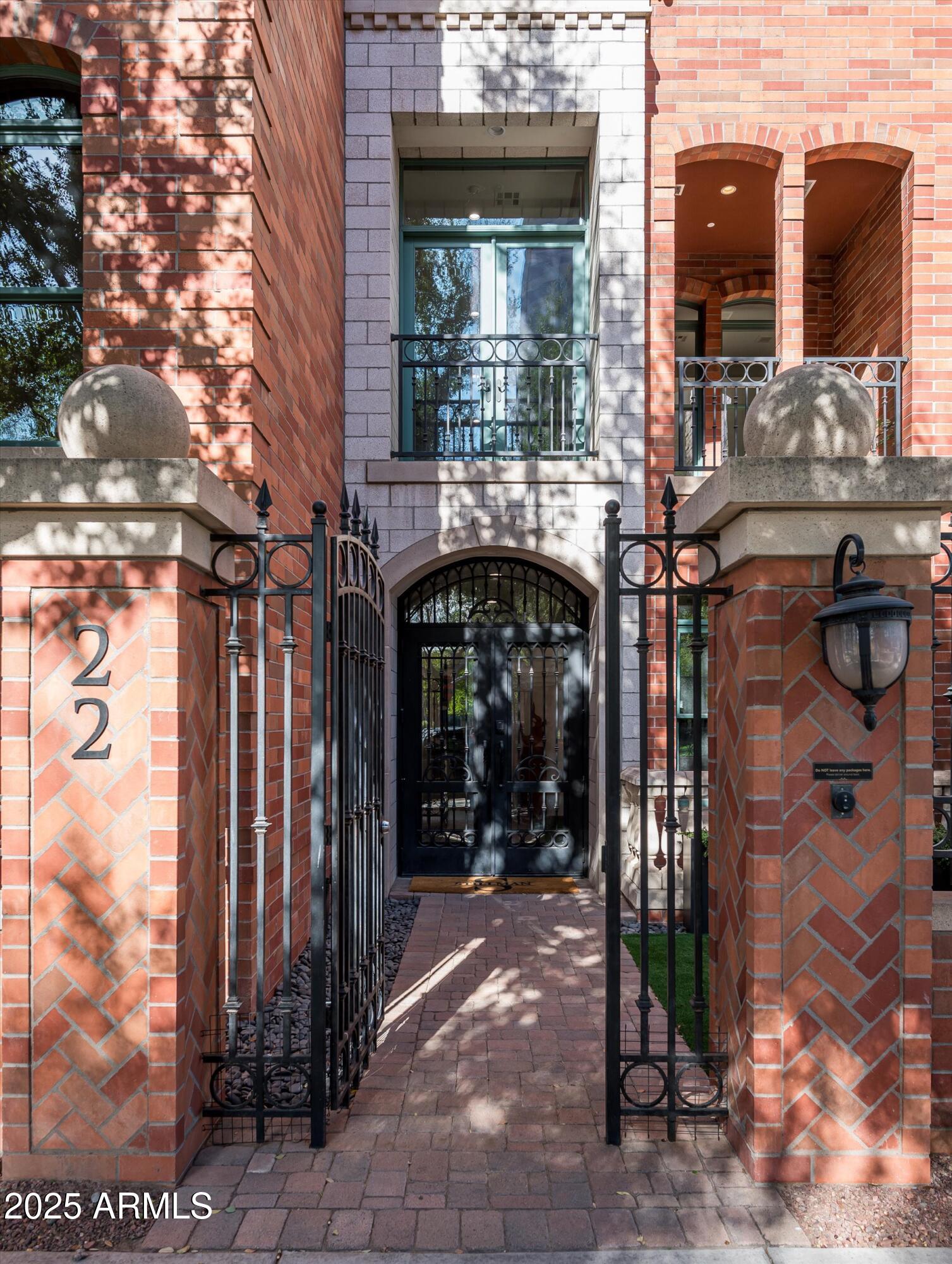 22 W Palm Lane