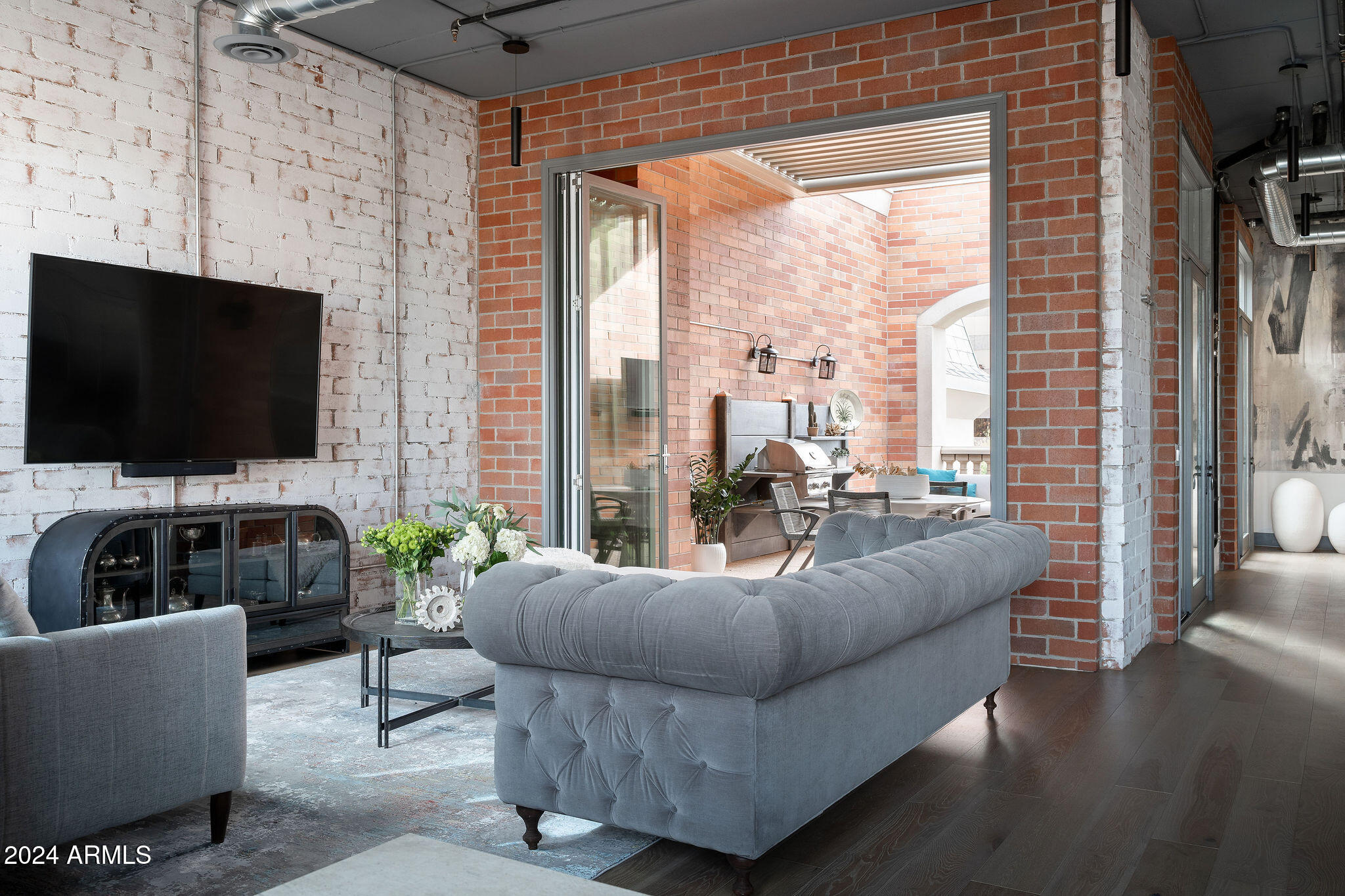 22 W Palm Lane