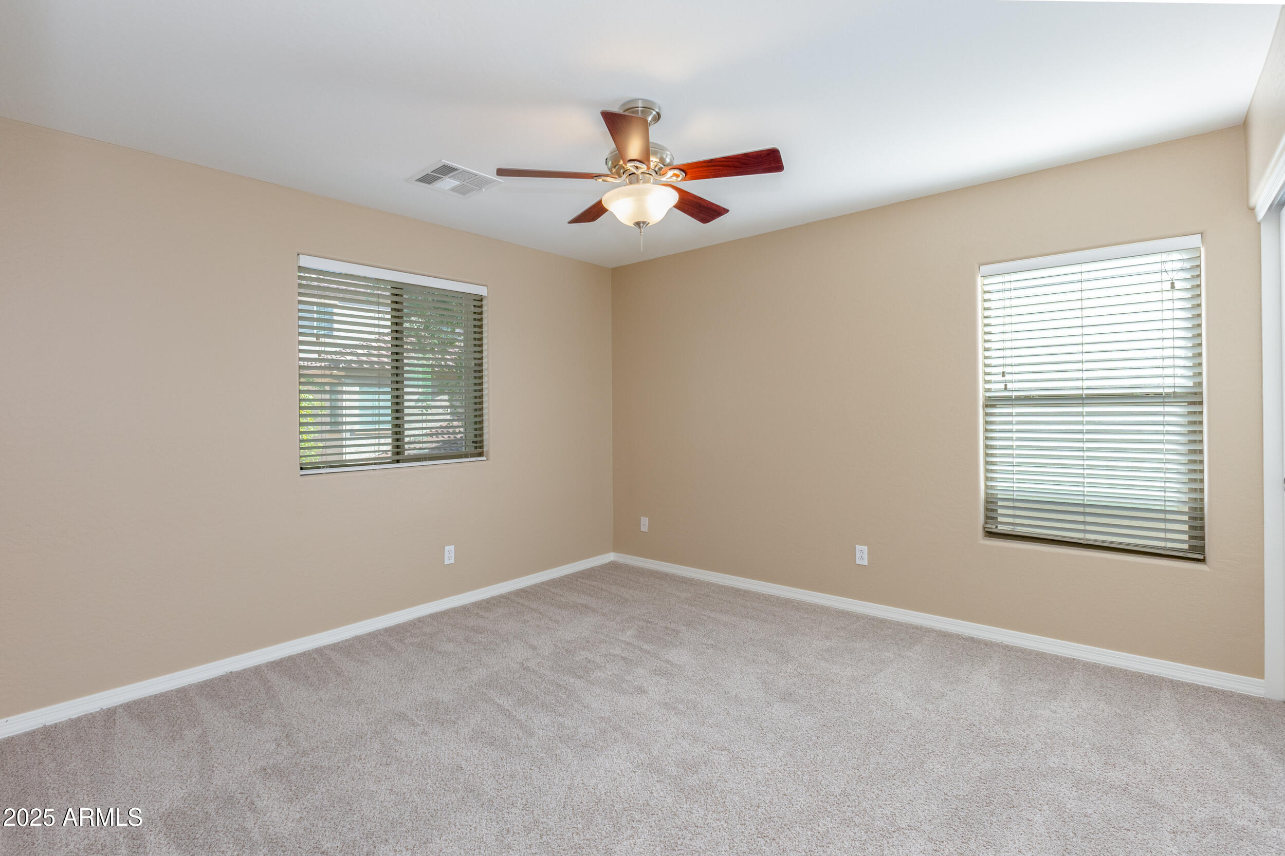 3865 E SANTA FE Lane