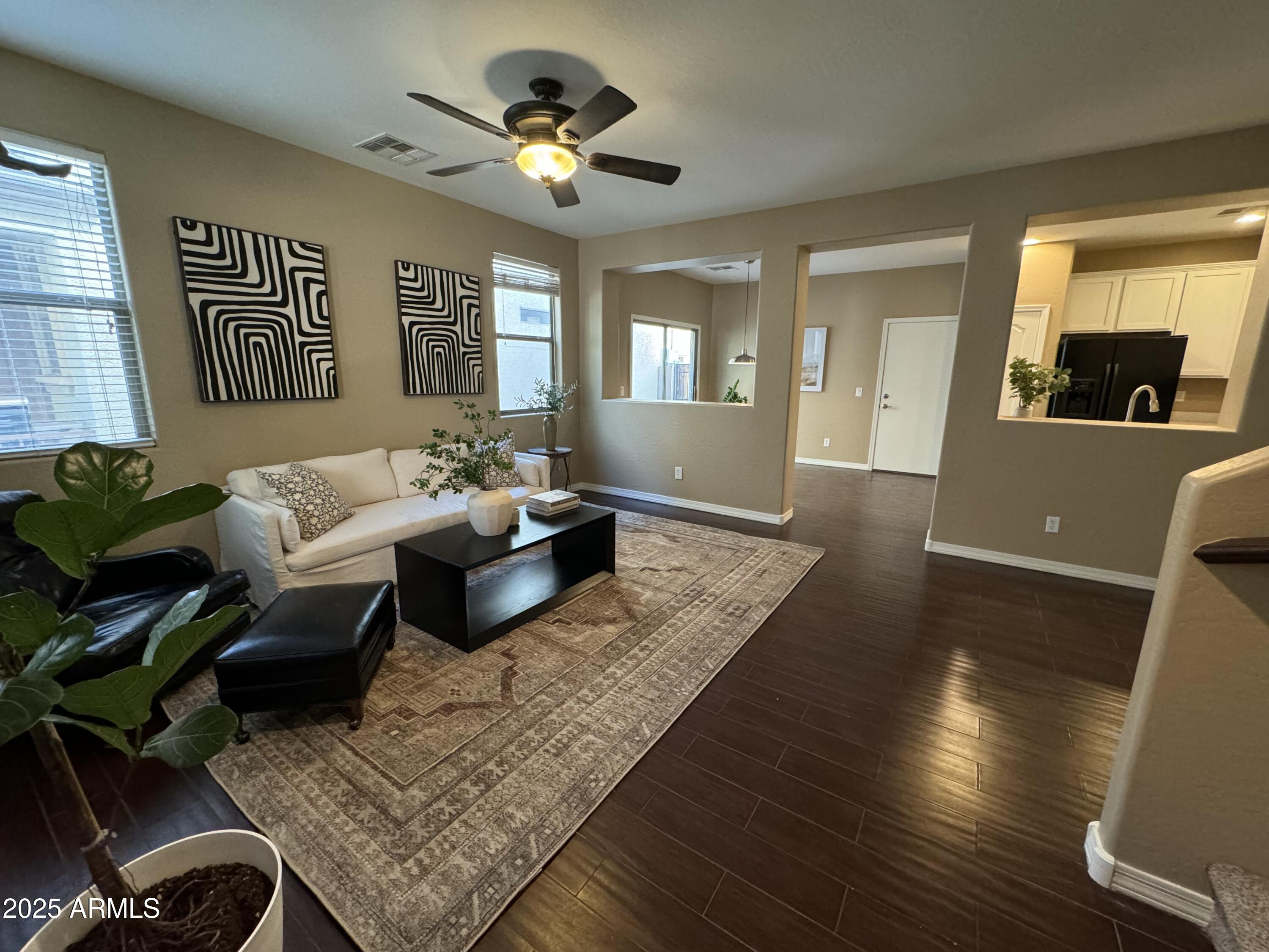 3865 E SANTA FE Lane