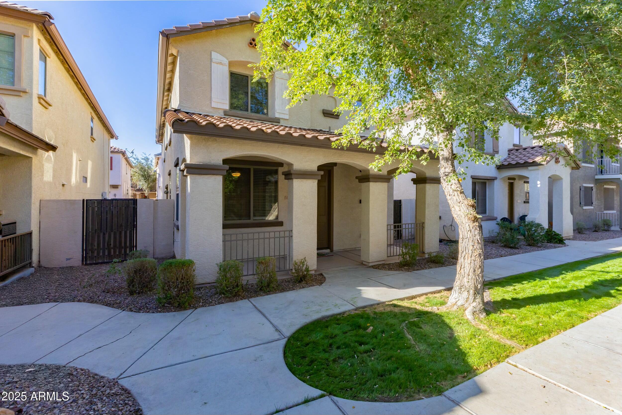 3865 E SANTA FE Lane