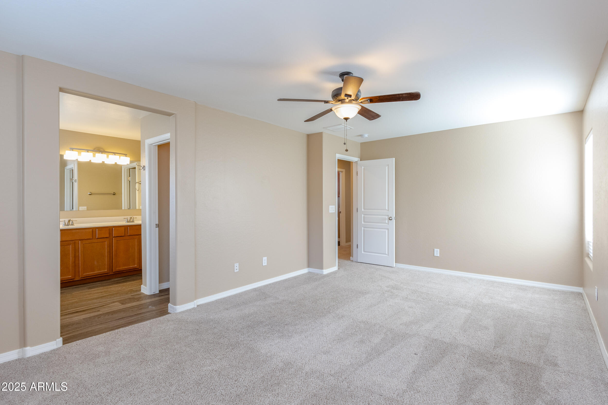 3865 E SANTA FE Lane