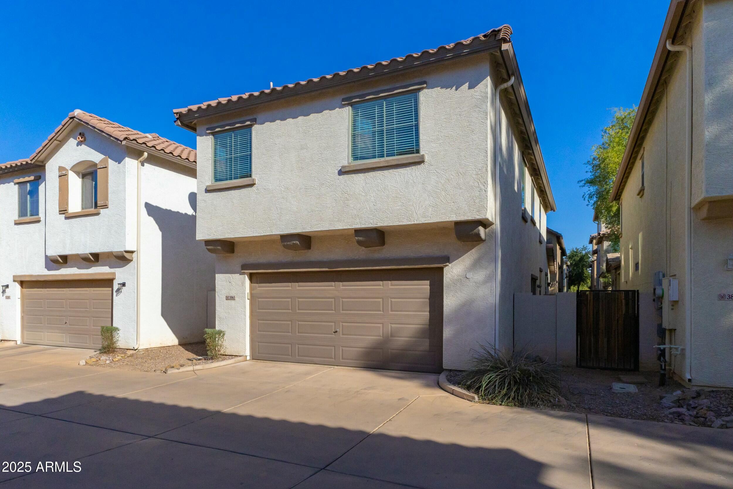 3865 E SANTA FE Lane