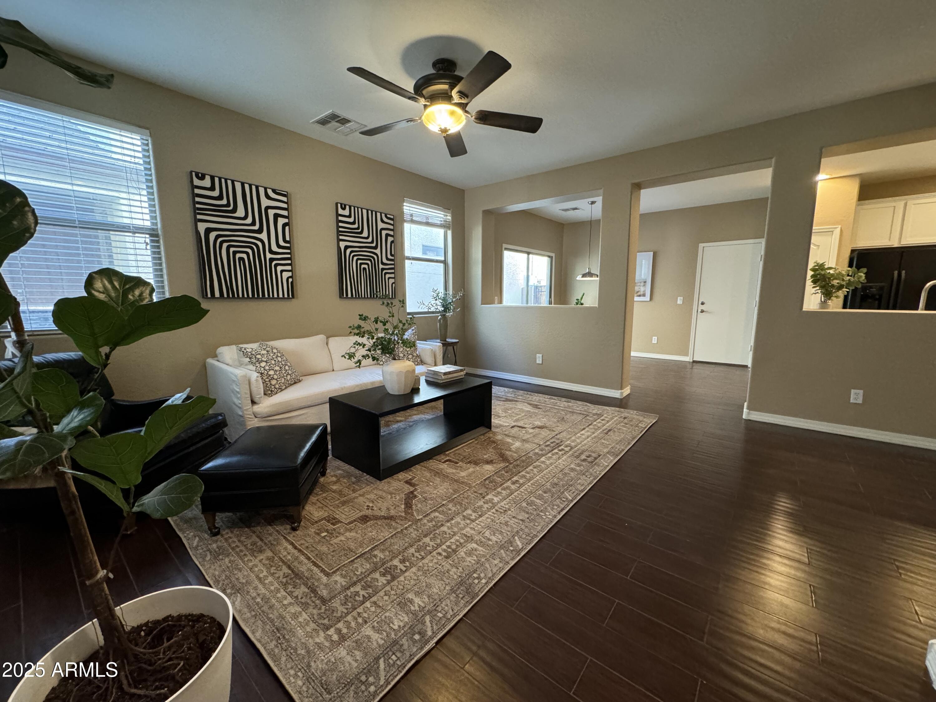 3865 E SANTA FE Lane