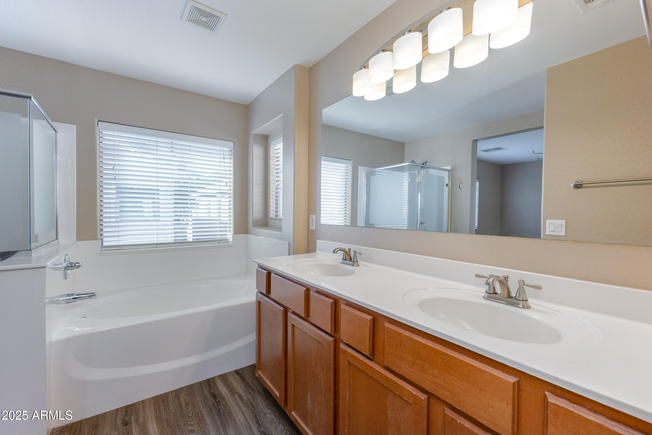 3865 E SANTA FE Lane