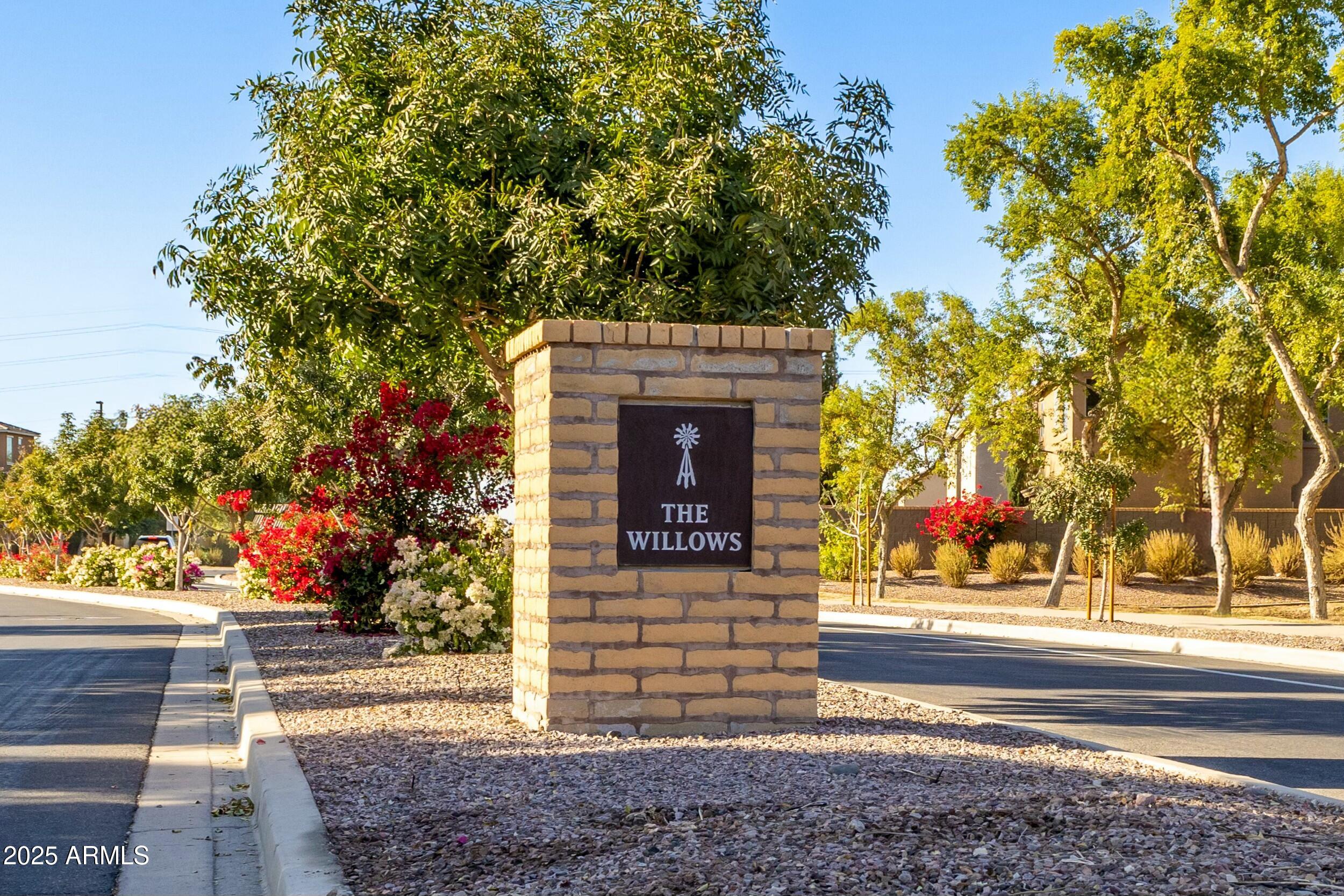 3865 E SANTA FE Lane