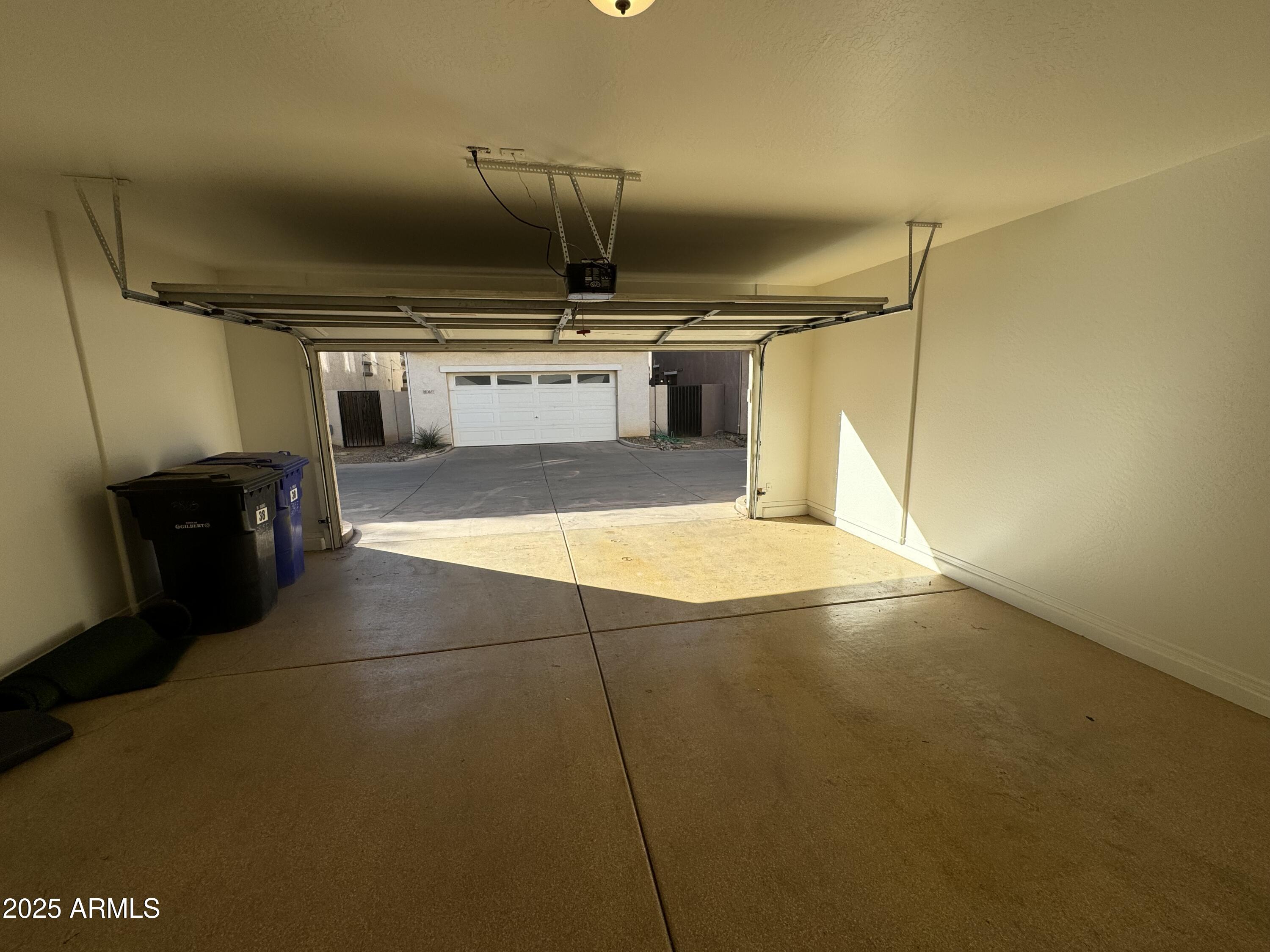 3865 E SANTA FE Lane