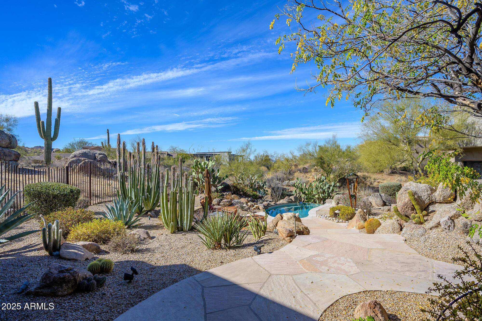 10567 E MARK Lane