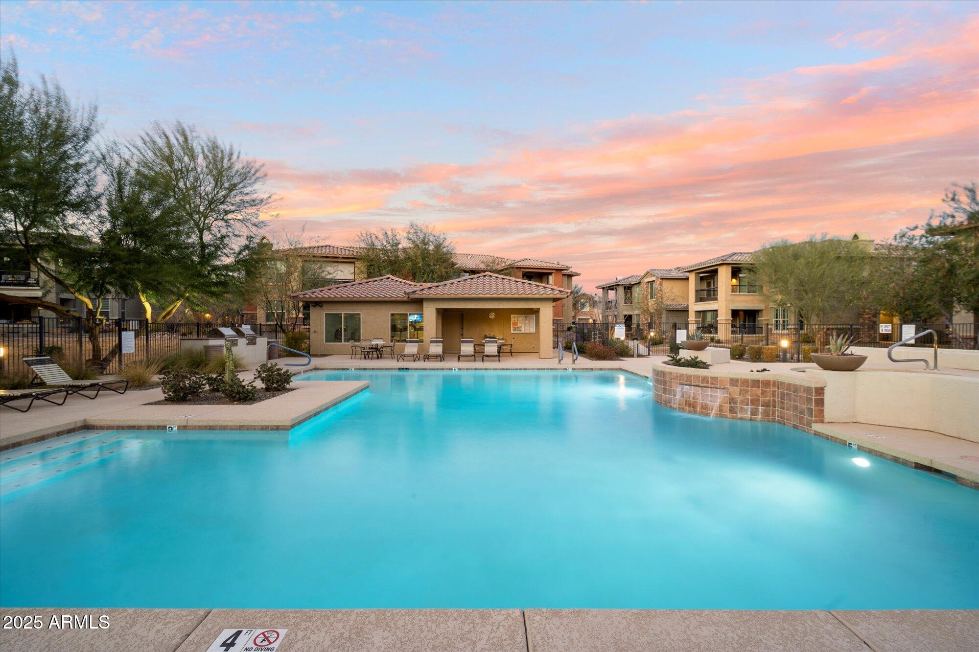 2425 W BRONCO BUTTE Trail # 2037