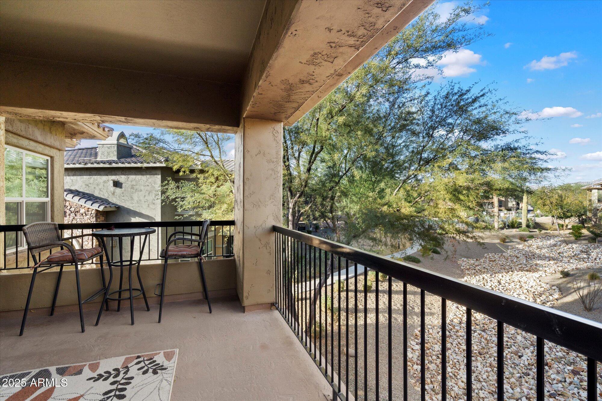 2425 W BRONCO BUTTE Trail # 2037