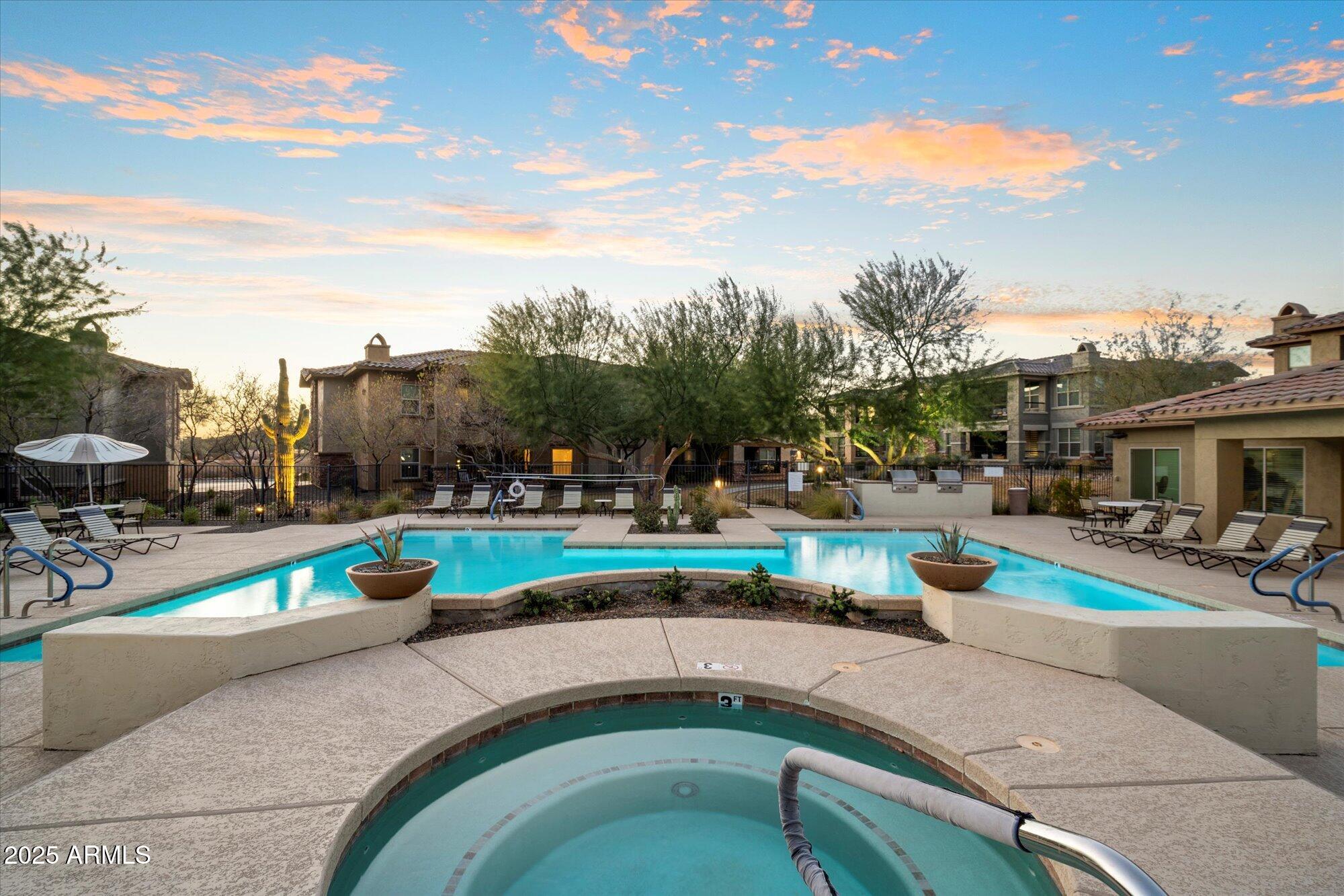 2425 W BRONCO BUTTE Trail # 2037